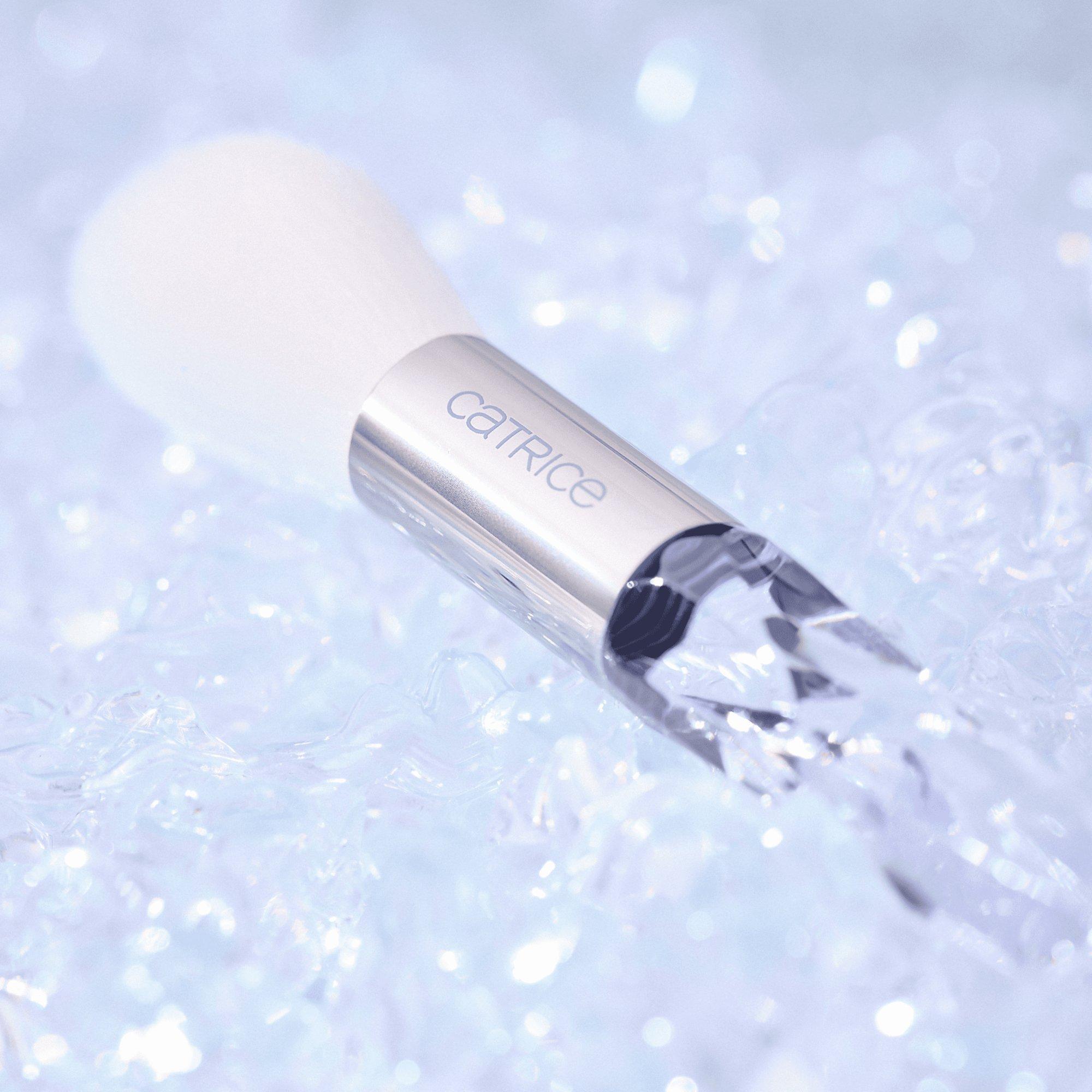 Pędzel do rozświetlacza ARCTIC ILLUSION Highlighter Brush