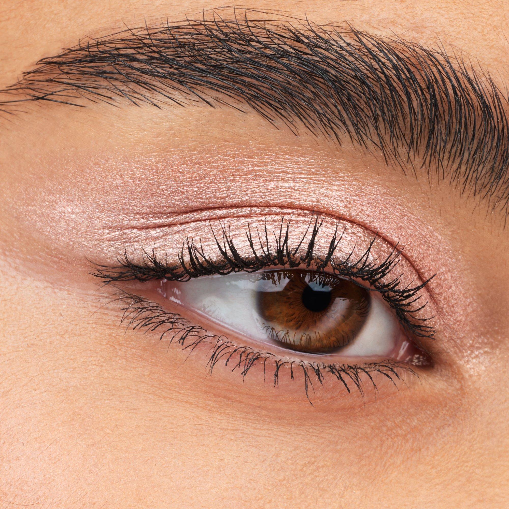 tekuté oční stíny luminous EYE TINT