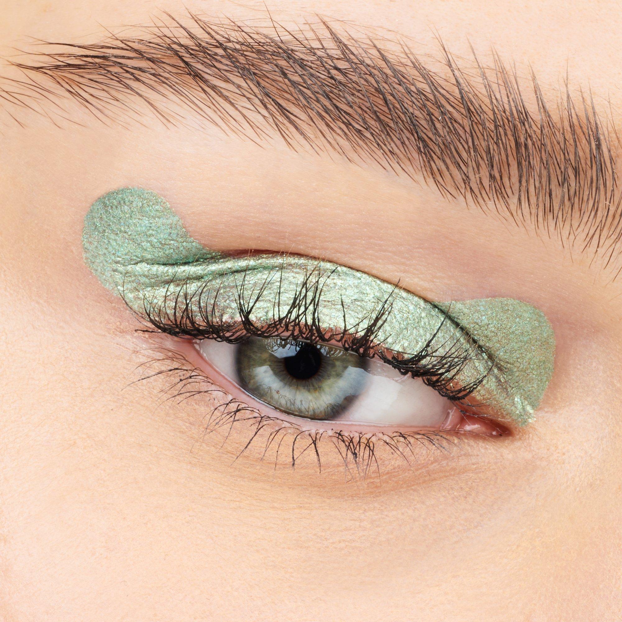 tekuté oční stíny luminous EYE TINT