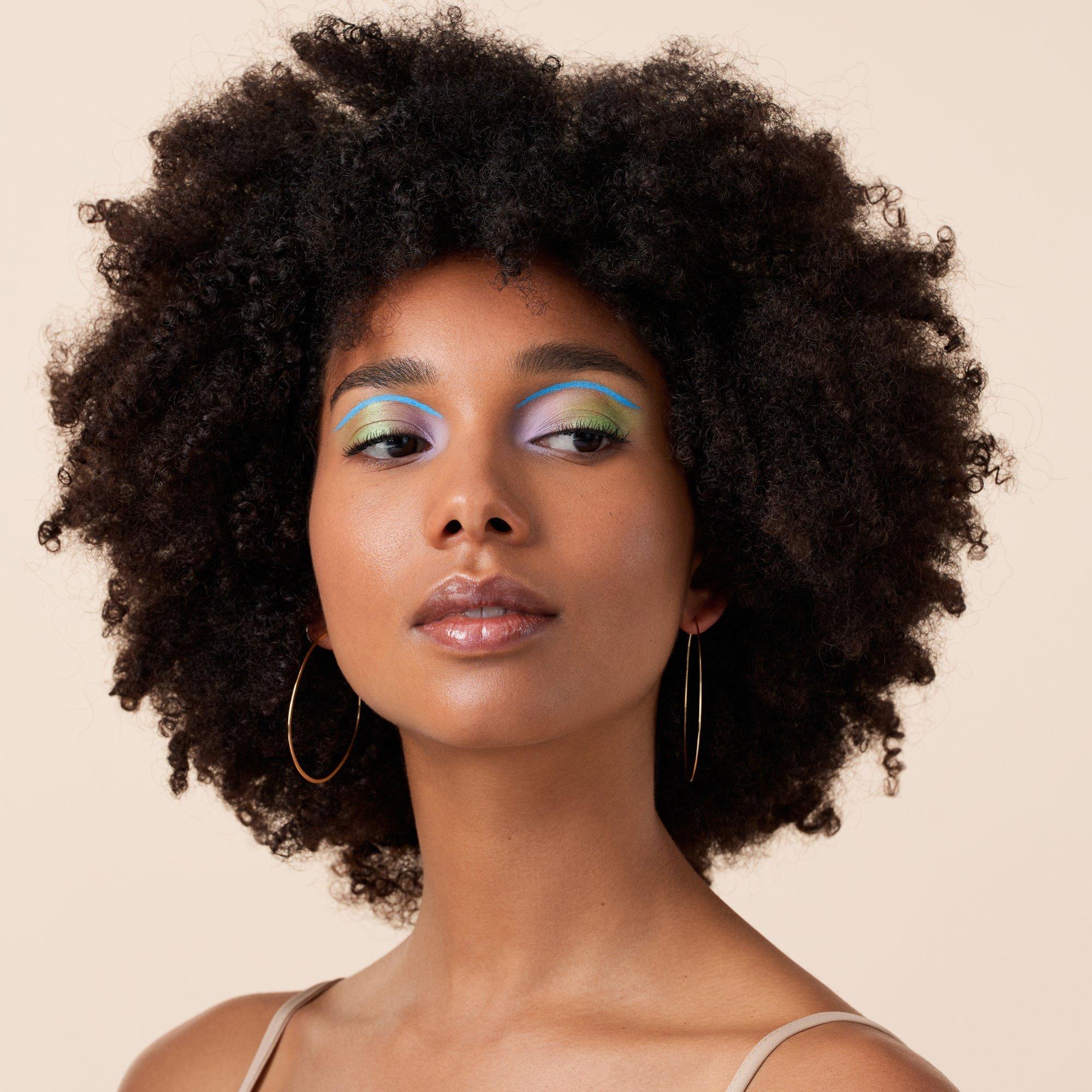 Go Big. Go Bold. 24h Wear Extreme False Lash Effect Mascara