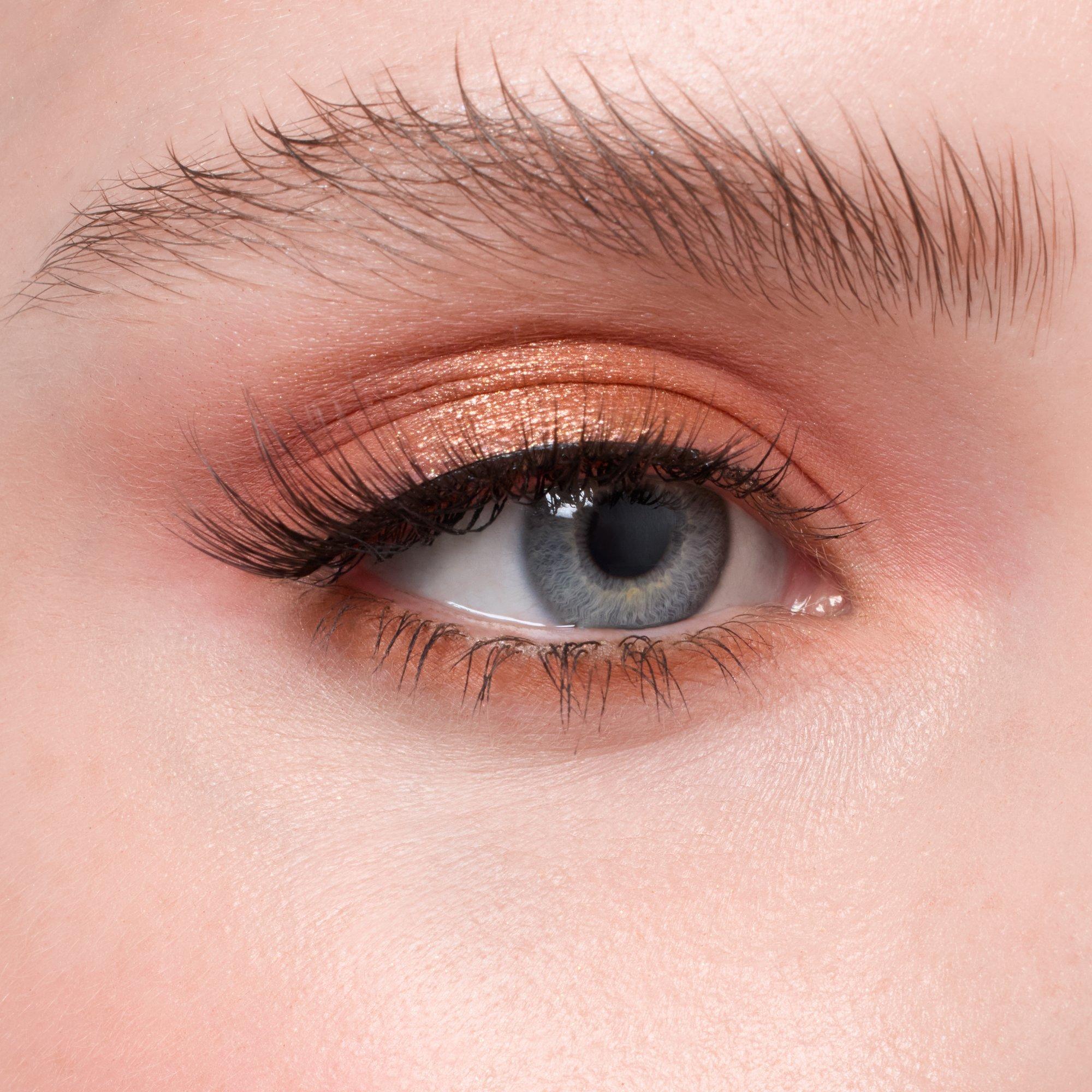 علبة الآي شادو ديزني ميكي اند فريندز