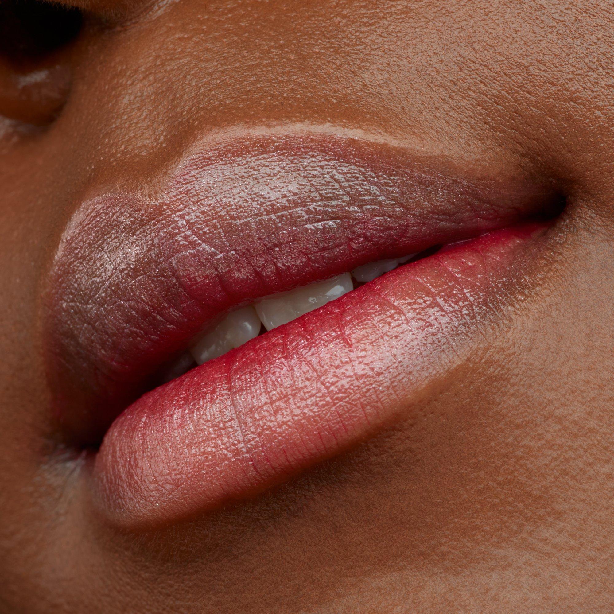 Lip Lovin' Nourishing Balzam za ustnice