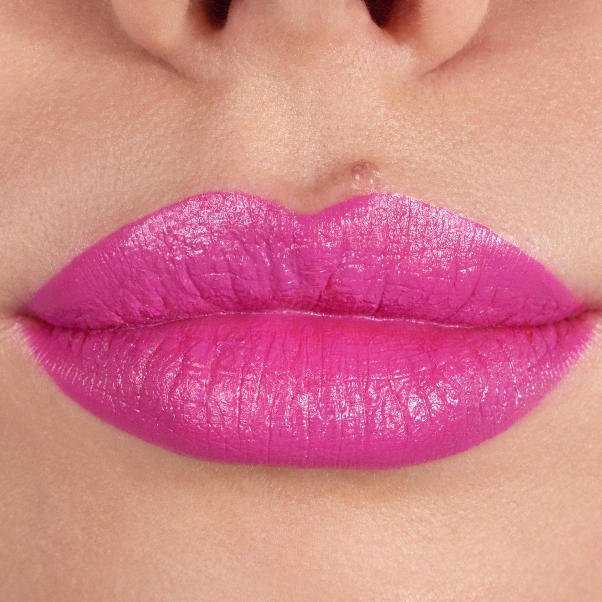 Scandalous Matte Lipstick rouge à lèvres