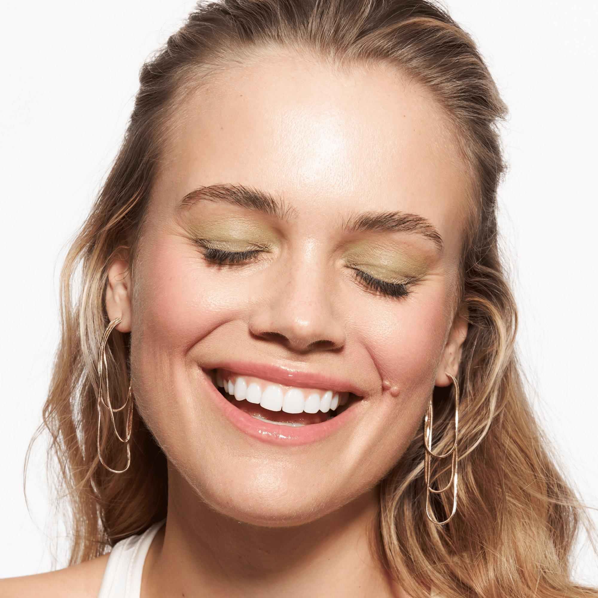 עמיד למים Slim'Matic Ultra Precise Brow Pencil
