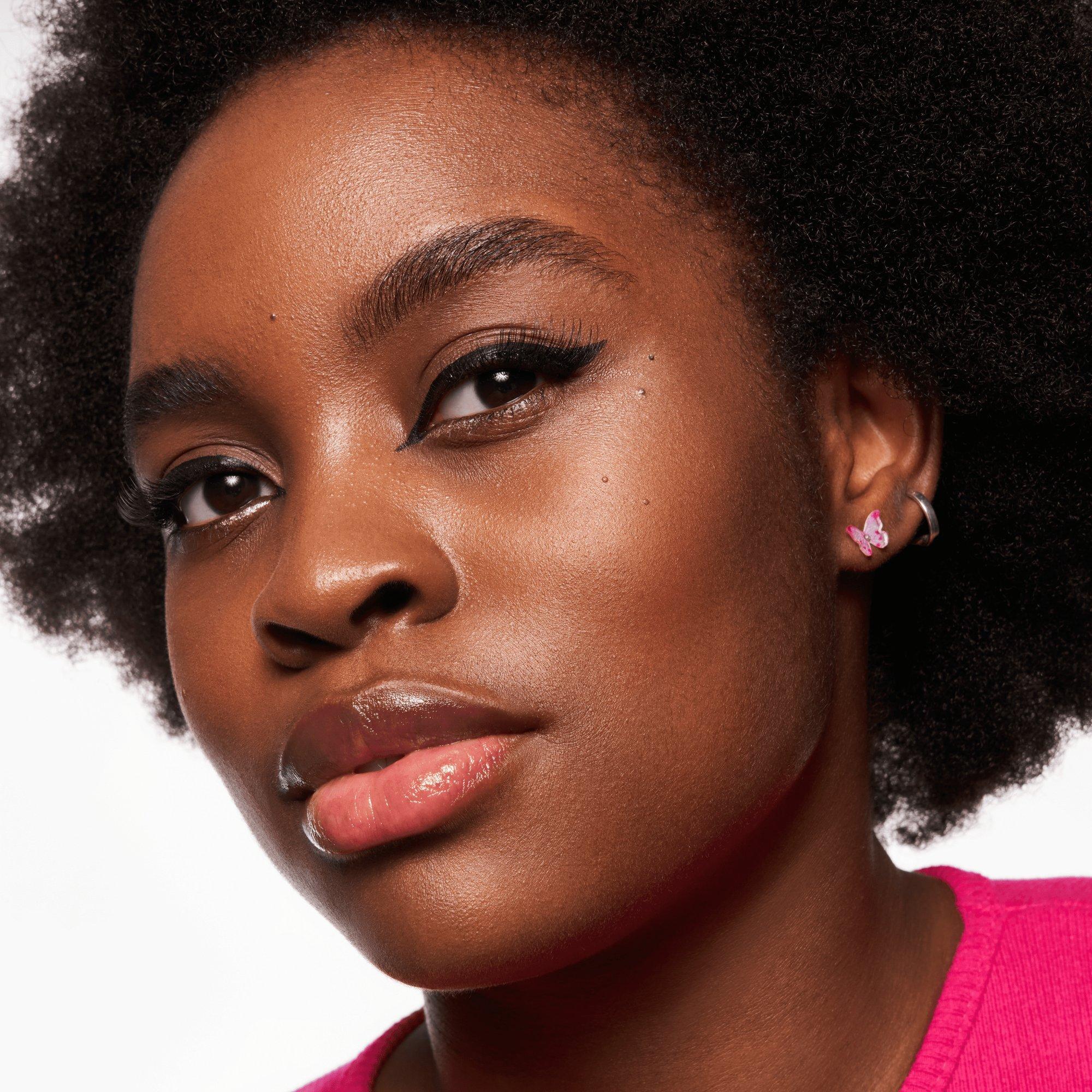 LASHES TO IMPRESS