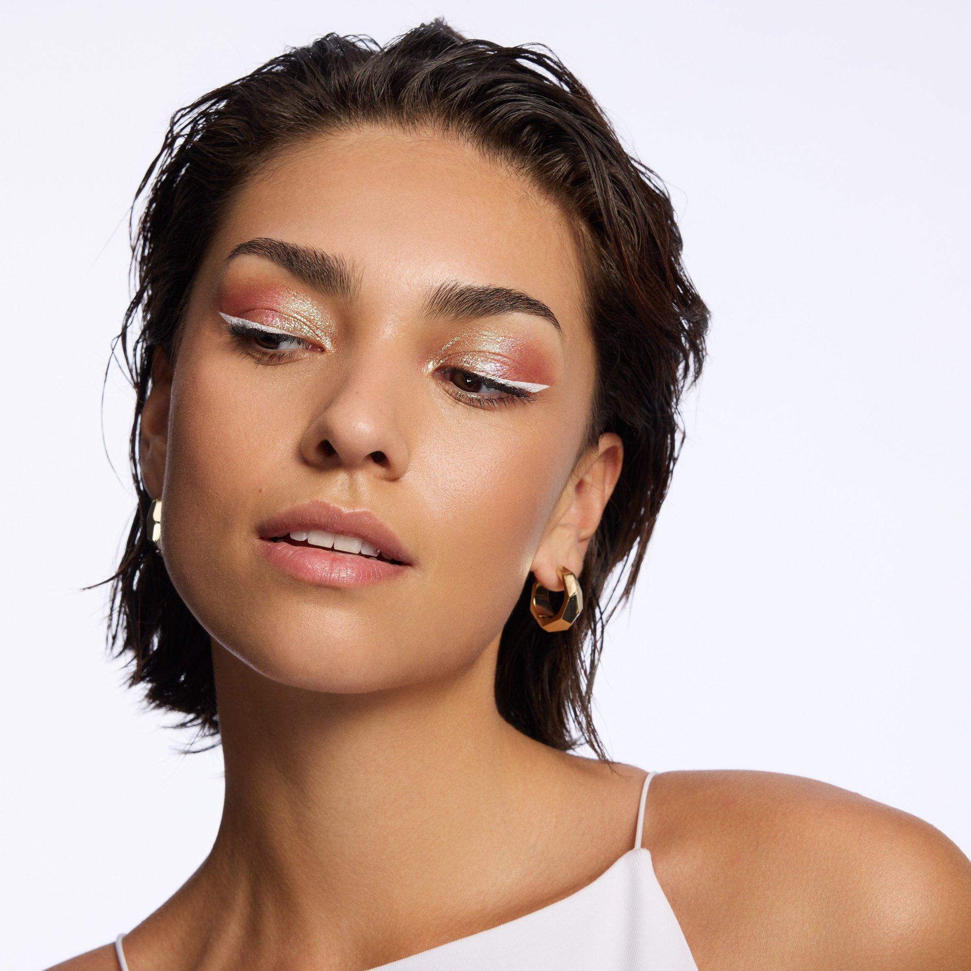 Space Glam Liquid Chrome Eyeshadow