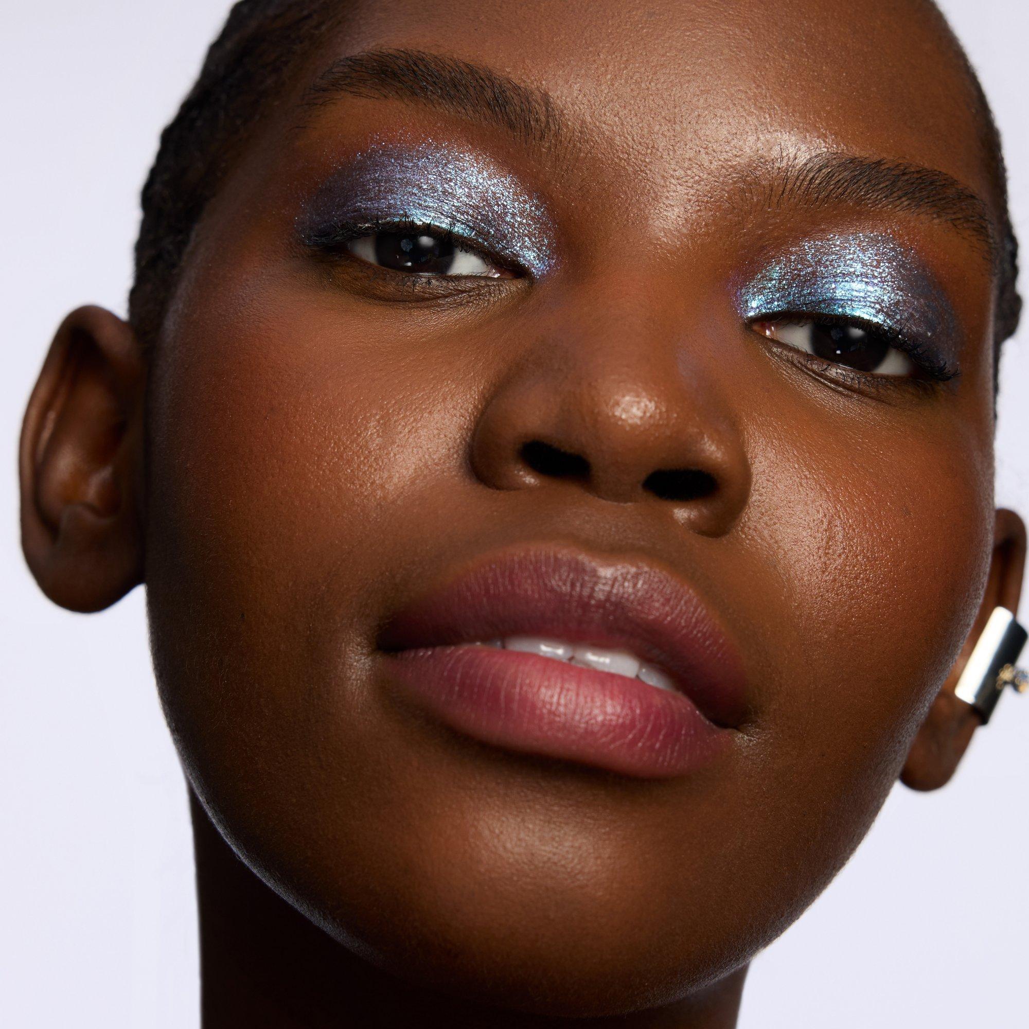 Sombra de Olhos Líquida Duo-Cromático Space Glam