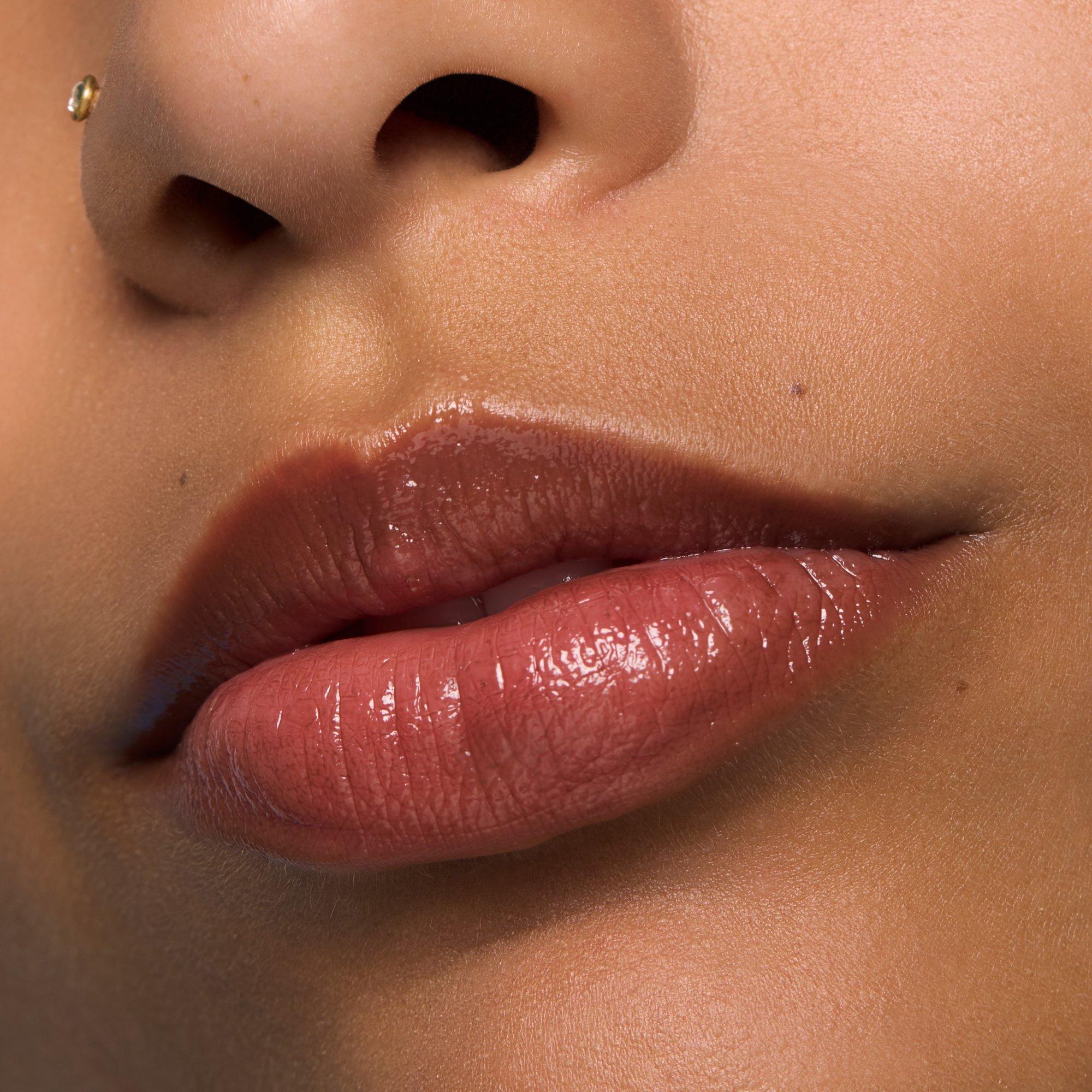 JUICY BOMB glossy butter balsamo labbra