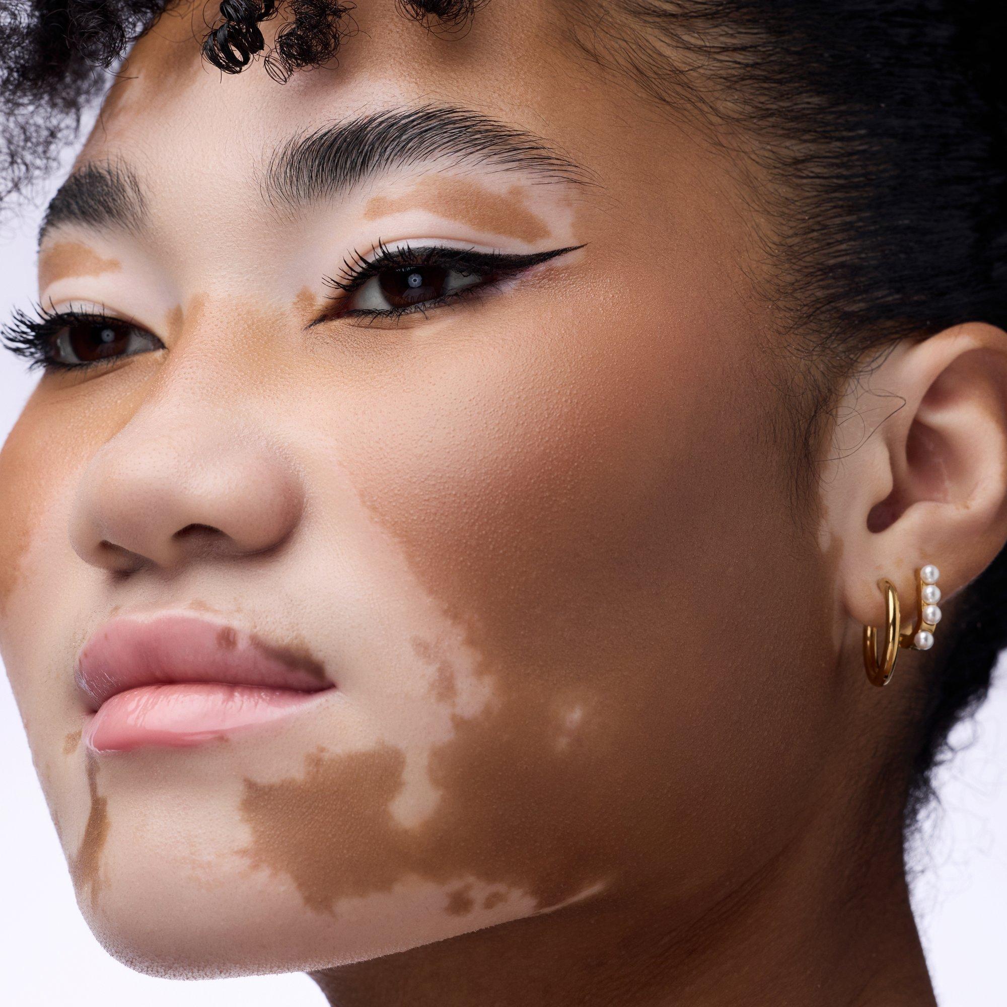 Eyeliner resistente al agua Superproof