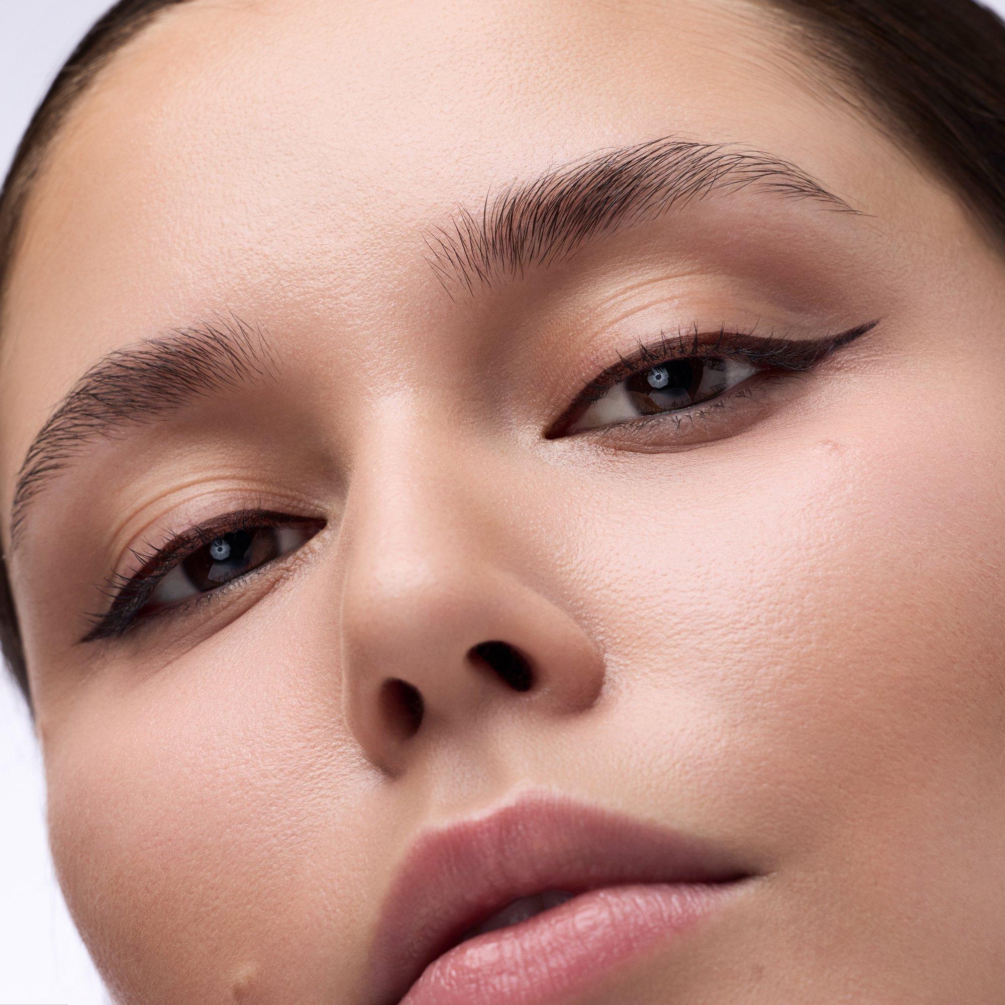 Eyeliner resistente al agua Superproof