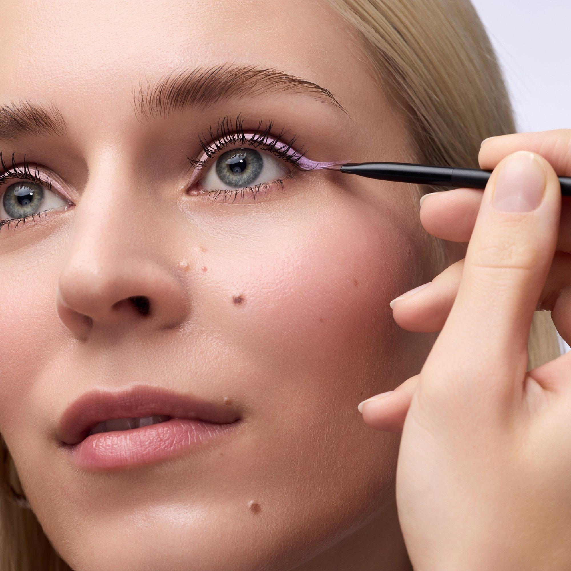 Magic Perfectors Eyeliner Brush pinceau pour eyeliner