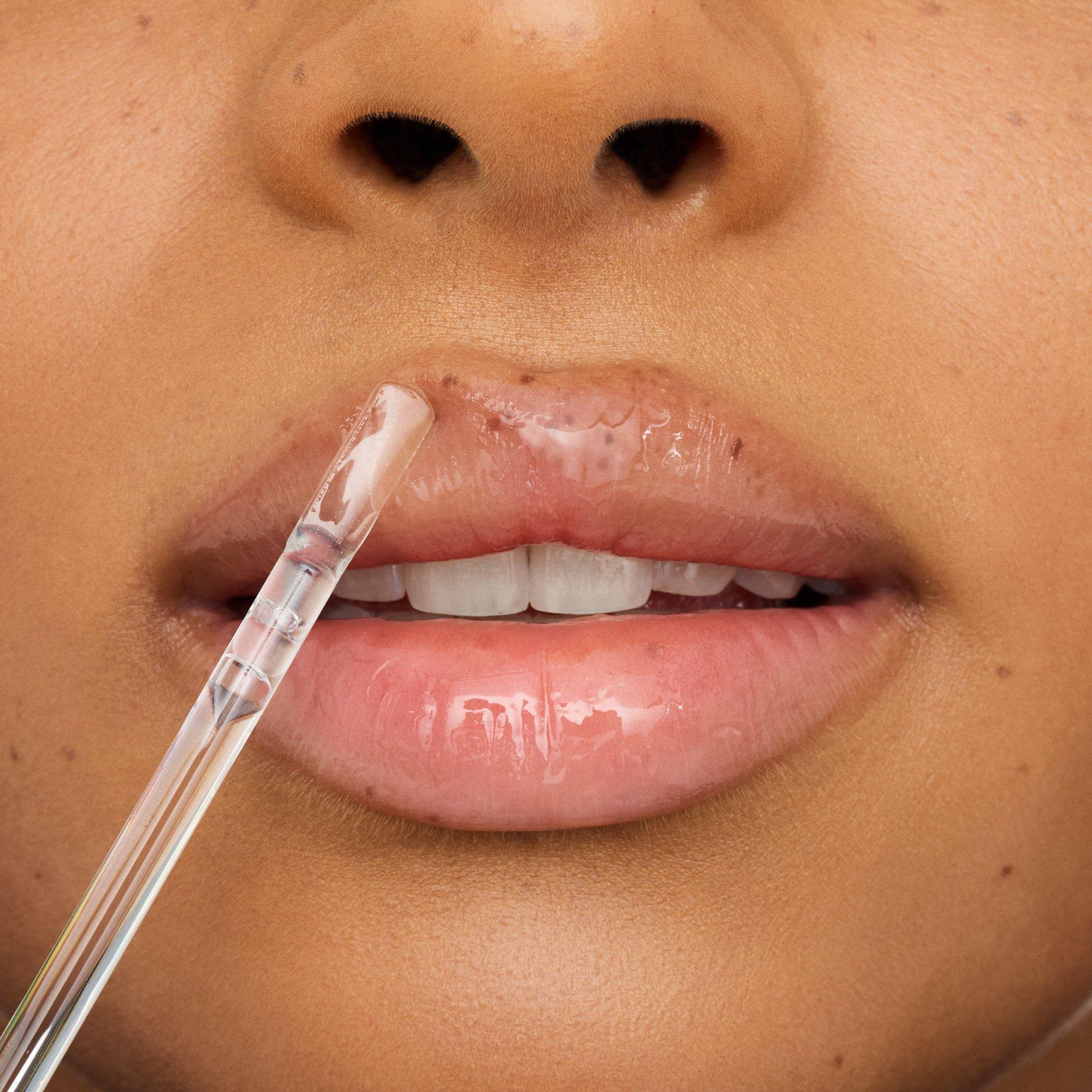what the fake! GLASS SHINE PLUMPING LIP FILLER