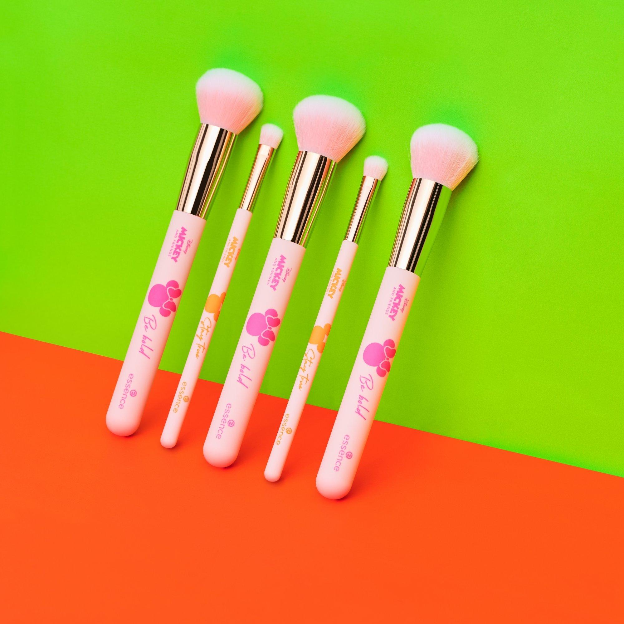 Disney Mickey and Friends cream blush brush