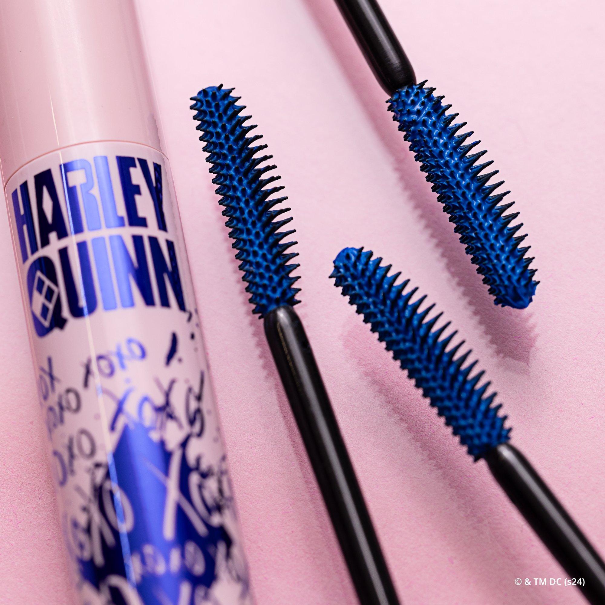 Máscara de pestañas con color Harley Quinn