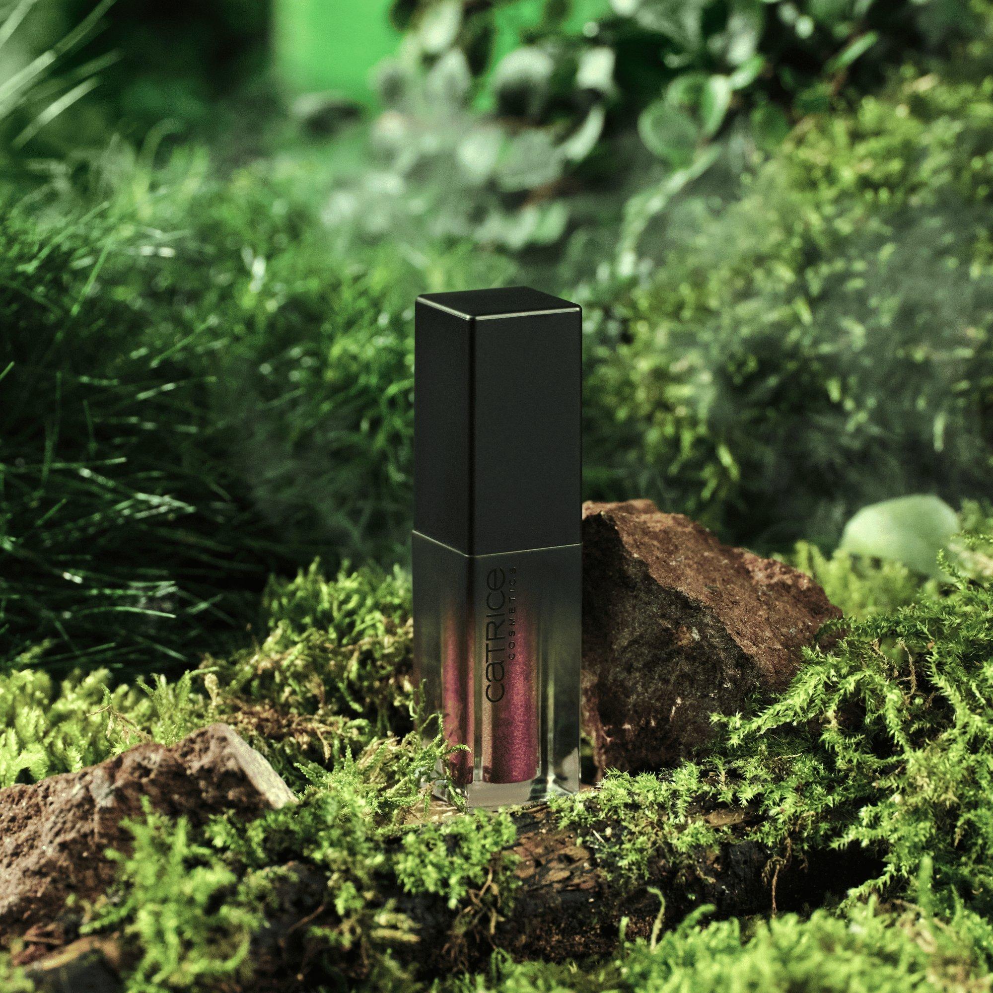 Skysti akių šešėliai MYSTIC FOREST Metallic Liquid Eyeshadow