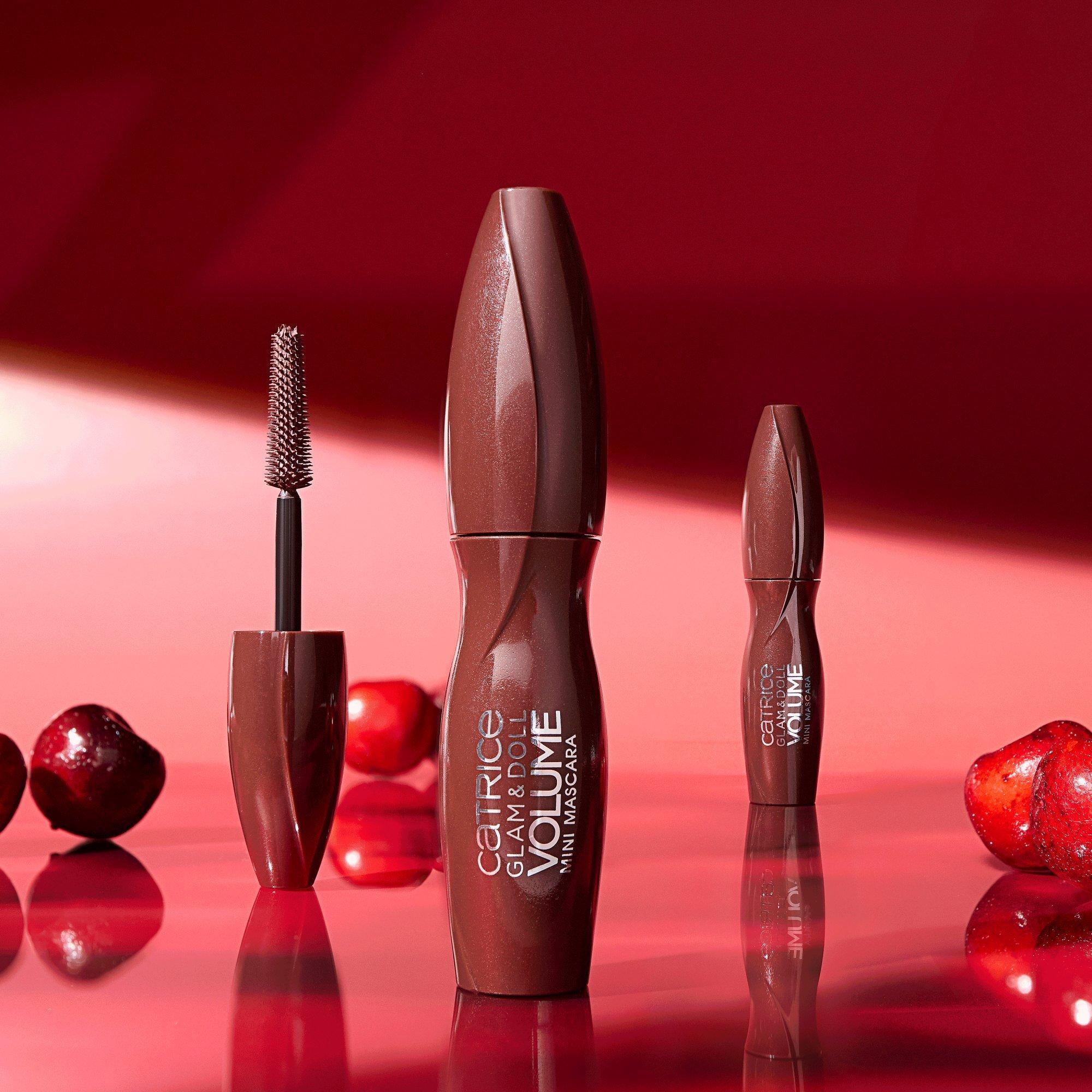 ETERNAL RED Glam & Doll Volume Mini Mascara