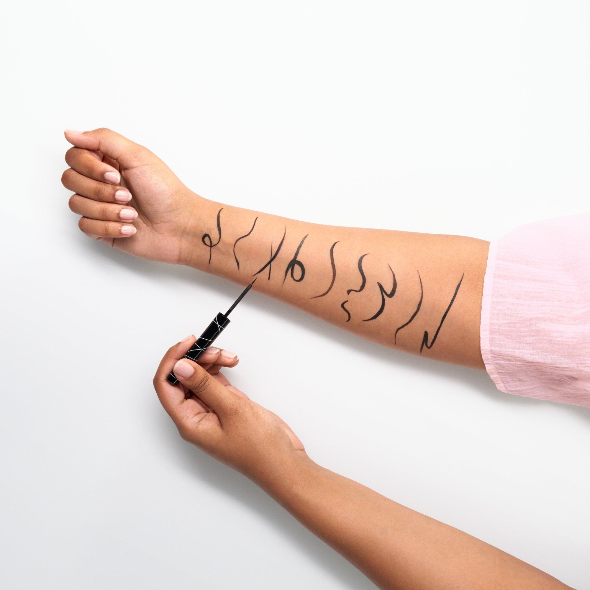 super precise eyeliner