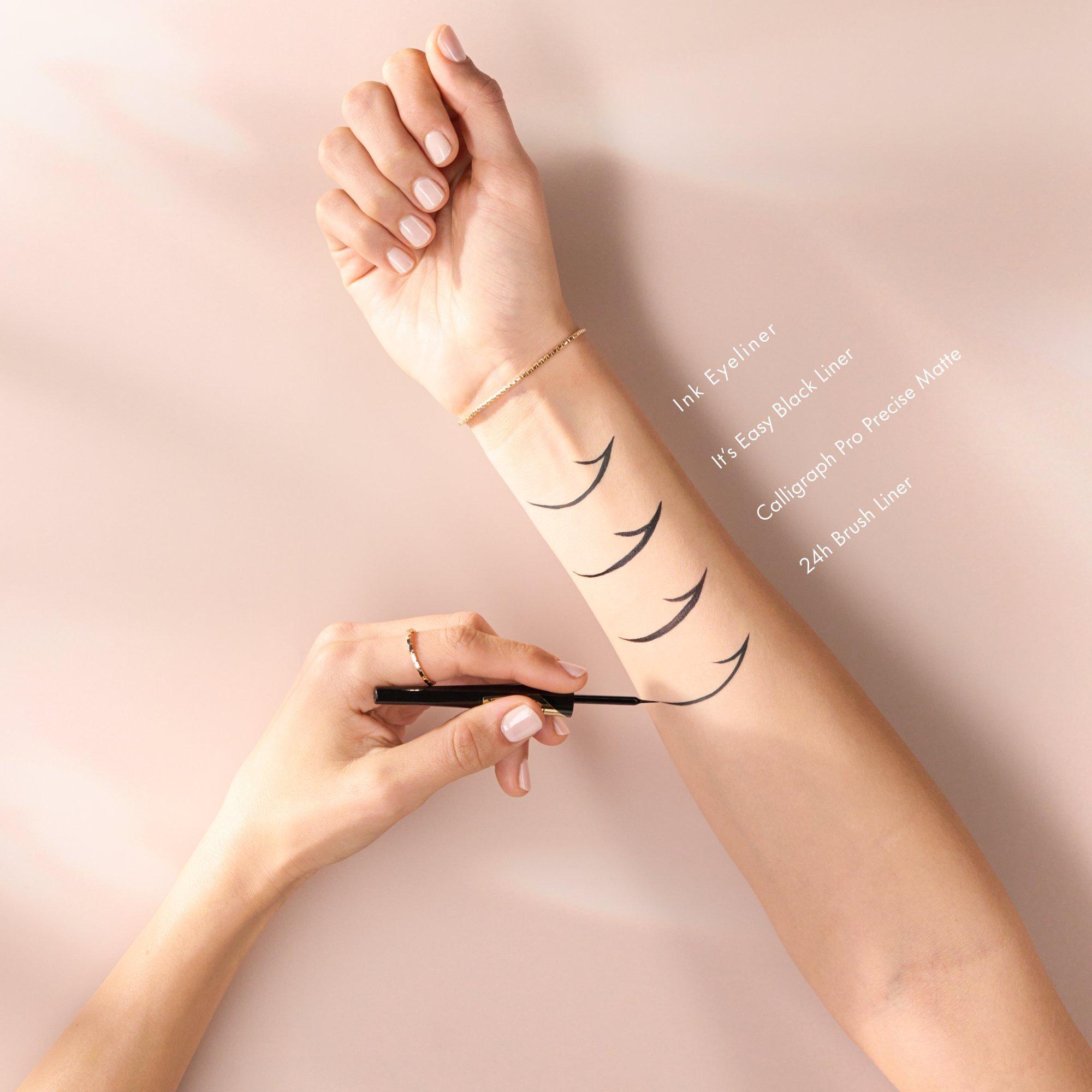 24h Brush Liner eyeliner