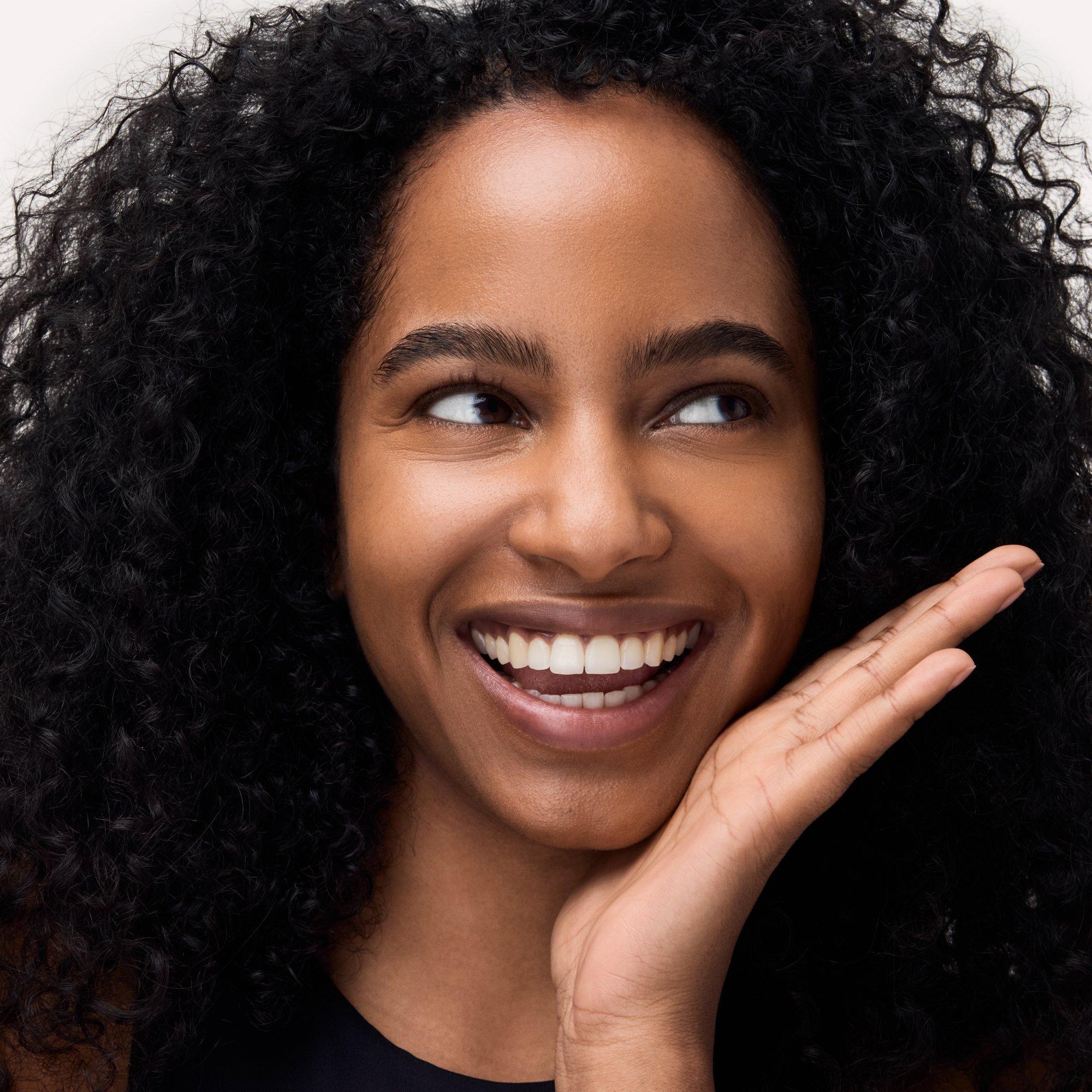 Tekutý rozjasňovač pod oči