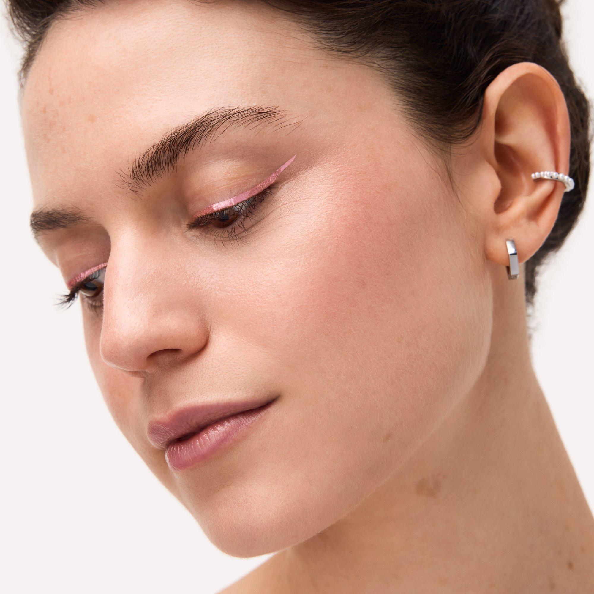 Space Glam Liquid Effect Eyeliner