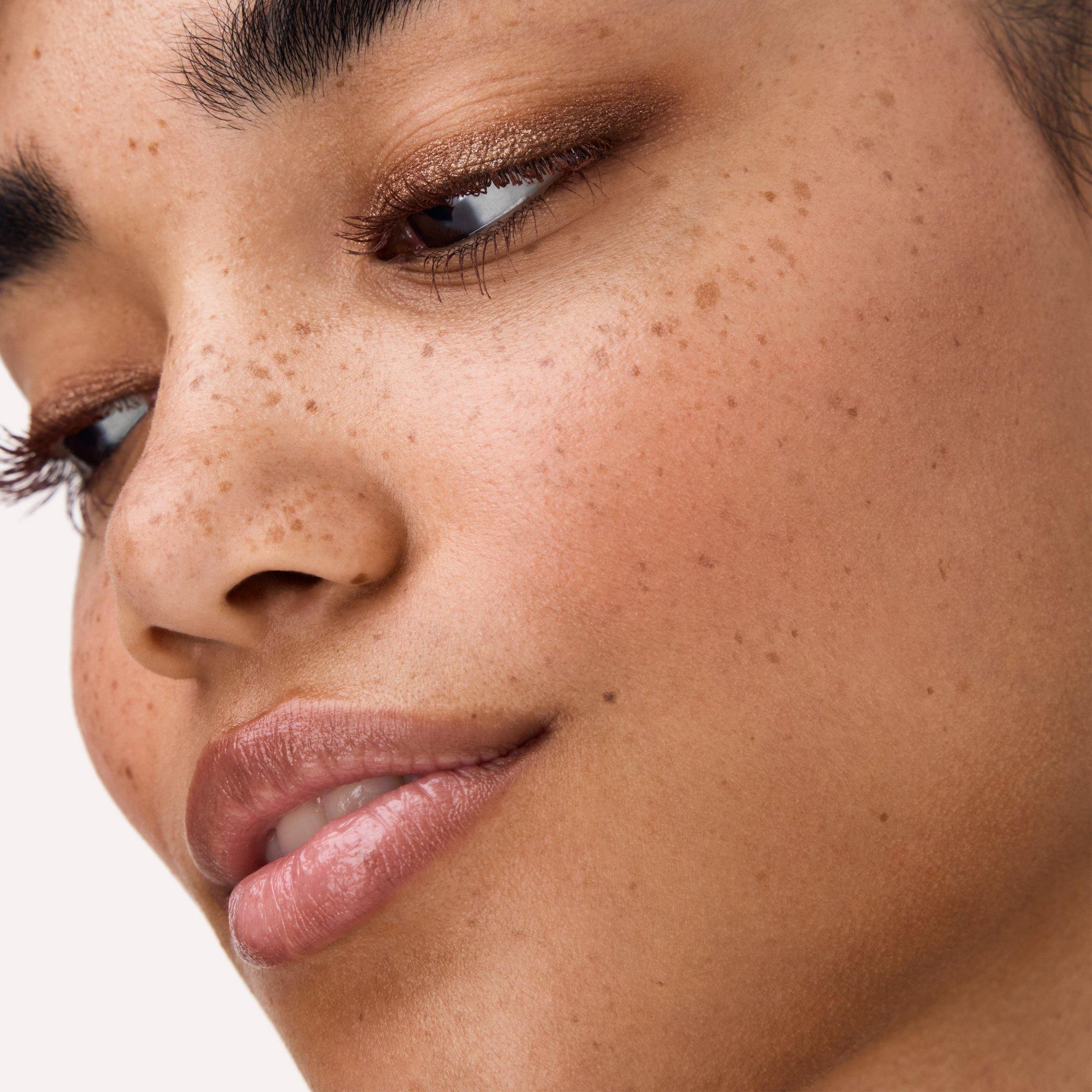 Jewel Glide Effect Eye Pencil