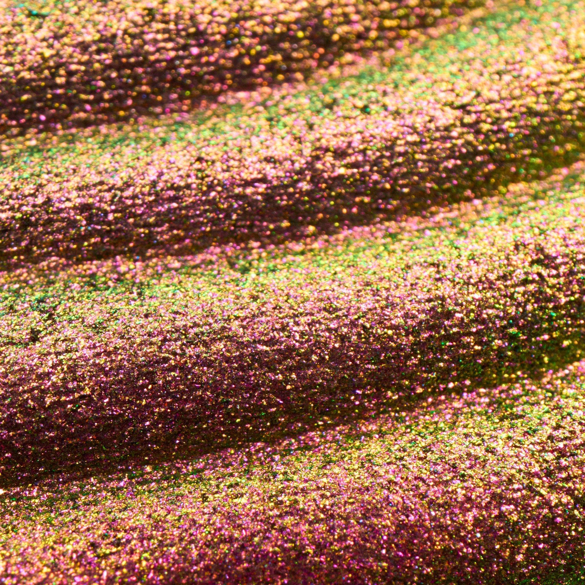 Ombretto Prismatic Shift.