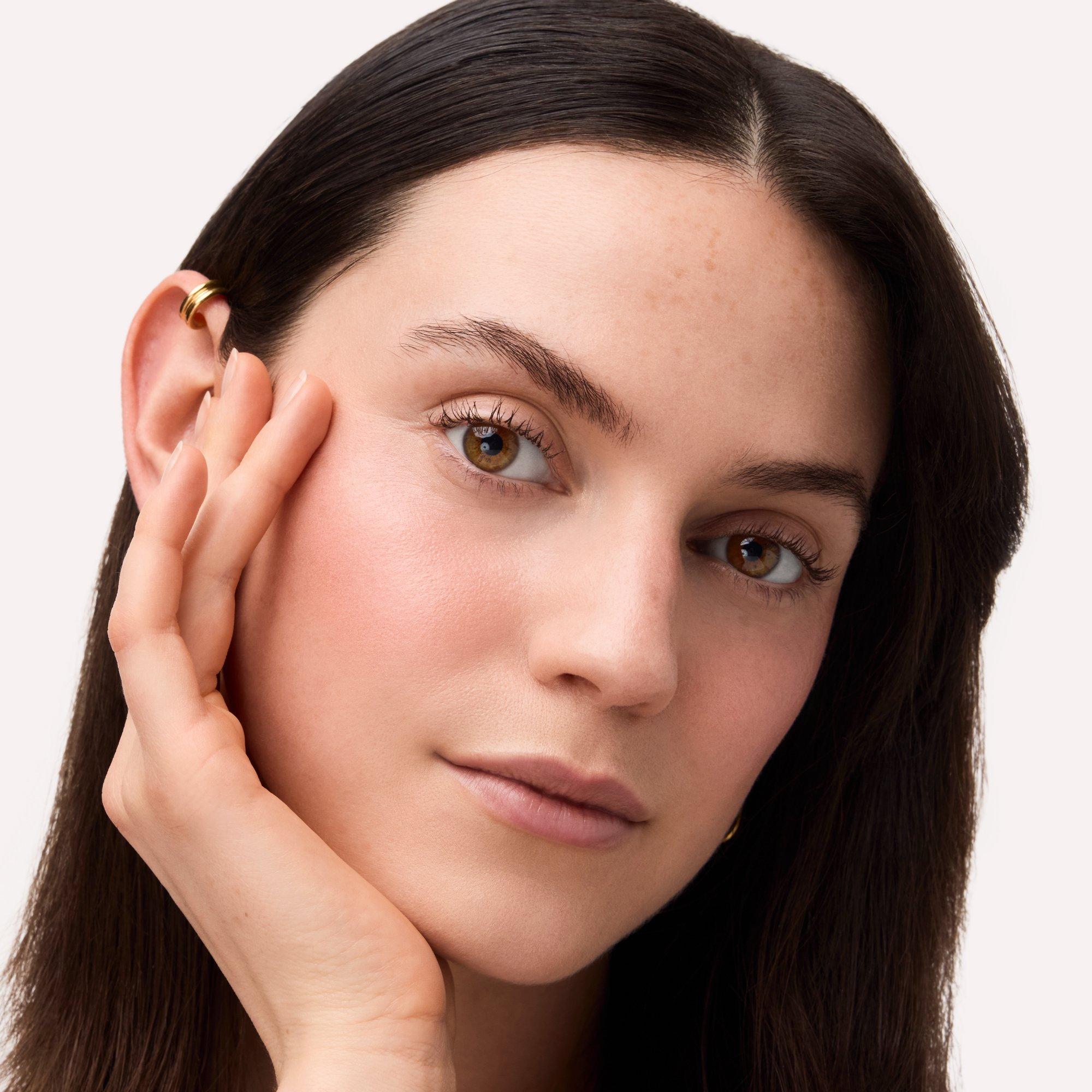 Róż rozświetlający w płynie Glow Blush Drops