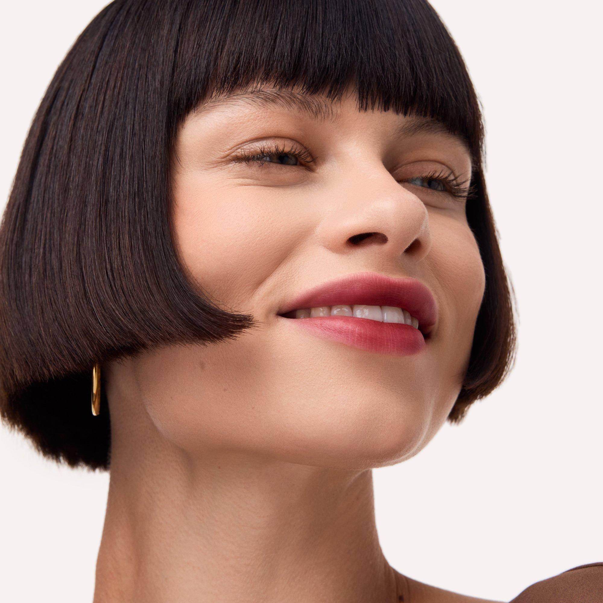 موس الشفاه مات بيلو لايك