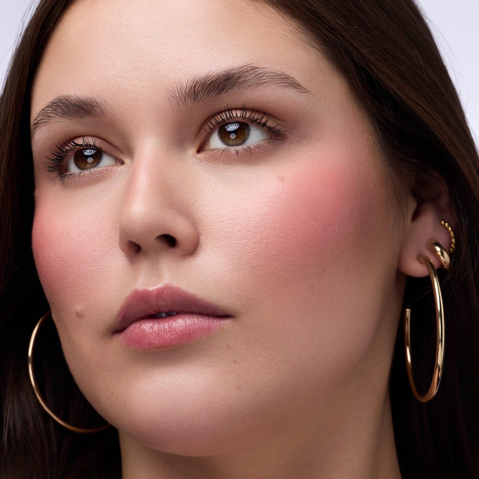 Blushin' Charm Multi Stik rumenilo