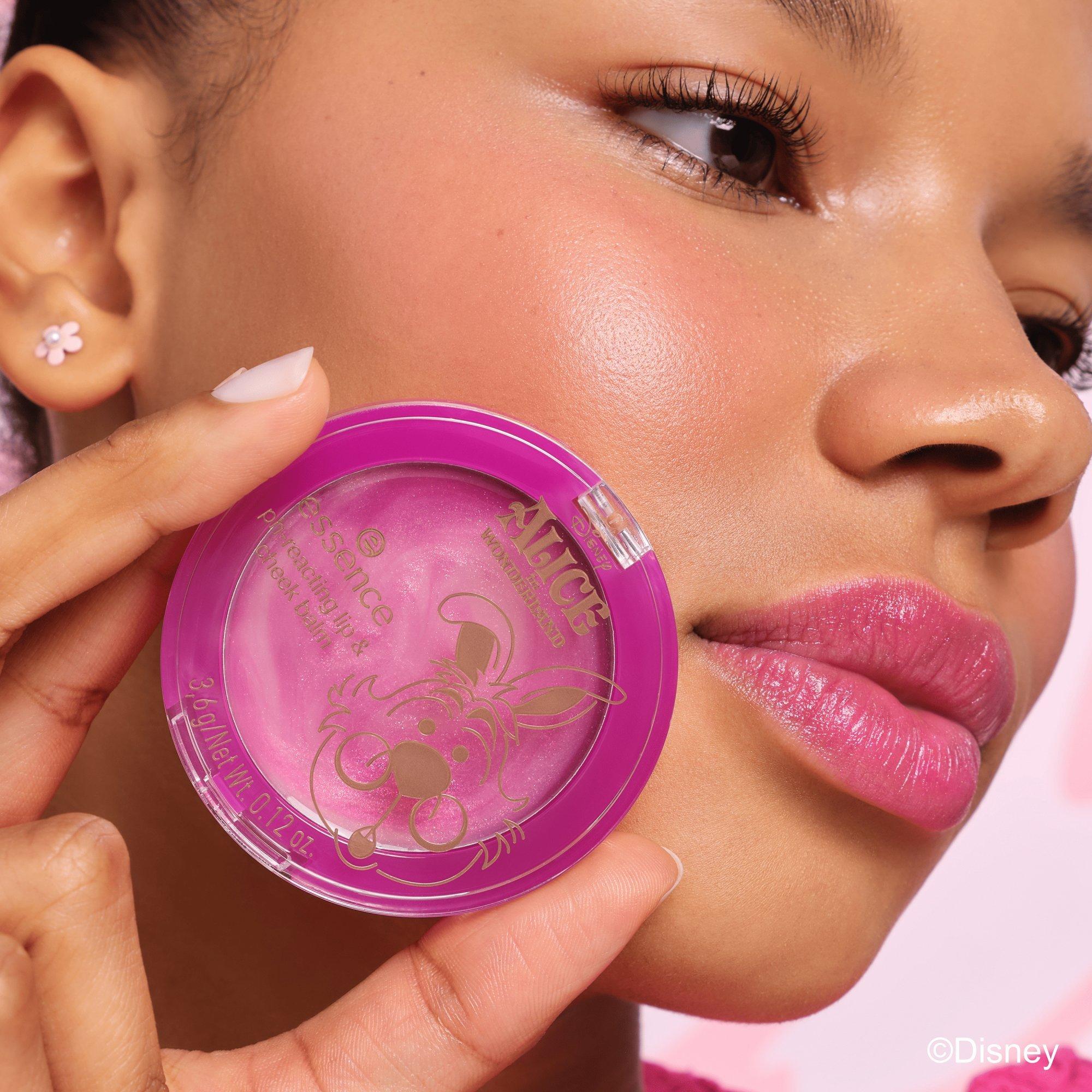 ديزني أليس إن وندرلاند بلسم للشفاه والخدود يتفاعل مع درجة الحموضة