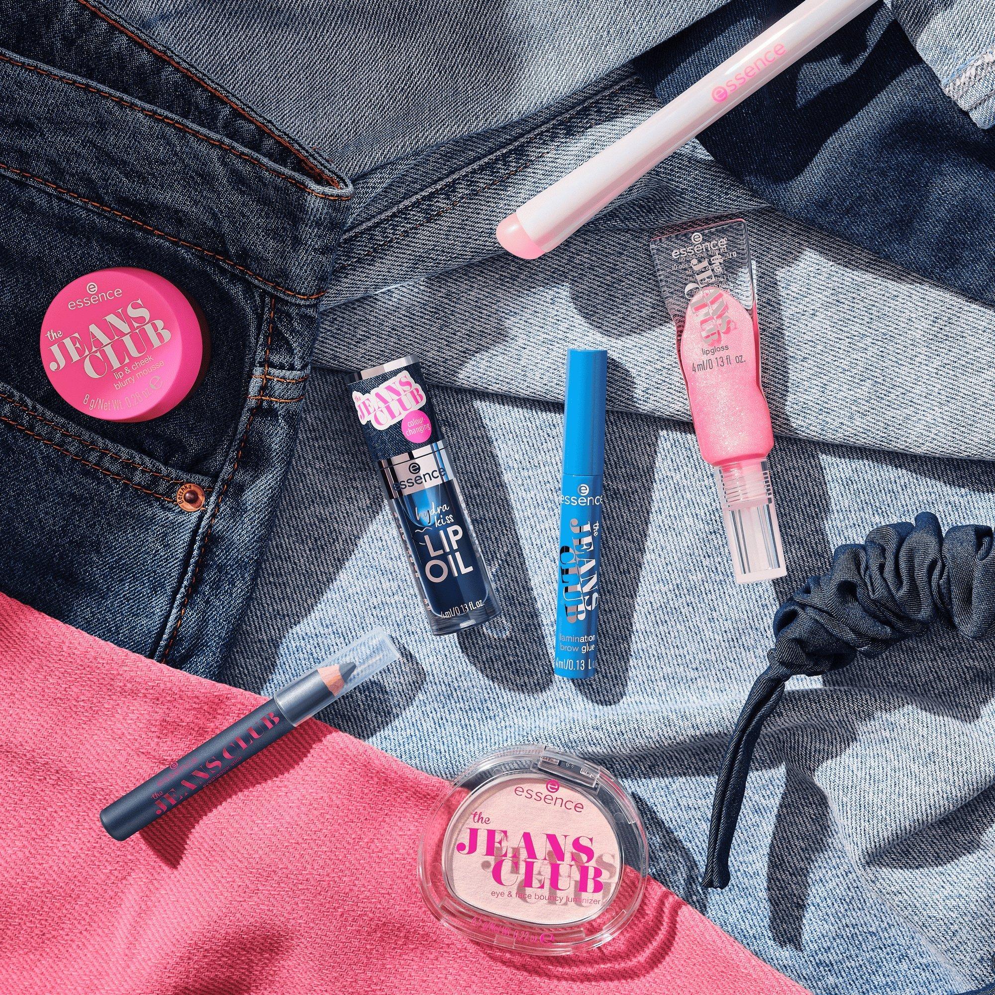the JEANS CLUB lip & cheek silicone brush pinceau en silicone