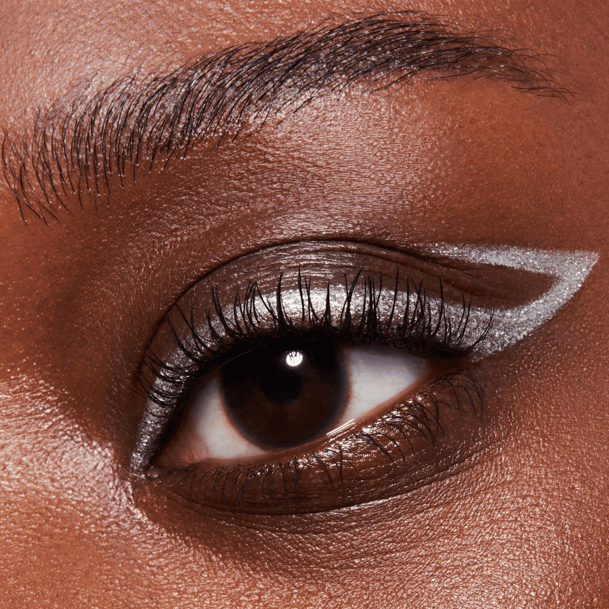 20H Ultra Precision Gel Eye Pencil Waterproof – Application Makro Dark - Product item 5 of 7