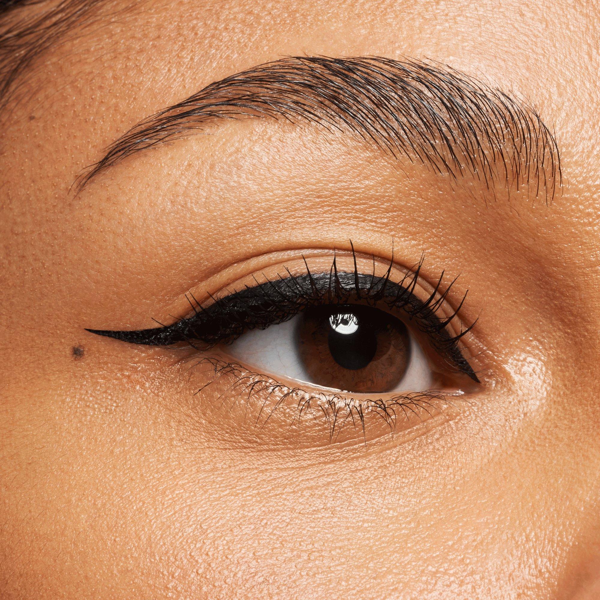 Очна линия Ink Eyeliner водоустойчива – Application Makro Medium - Продукт 6 от 10