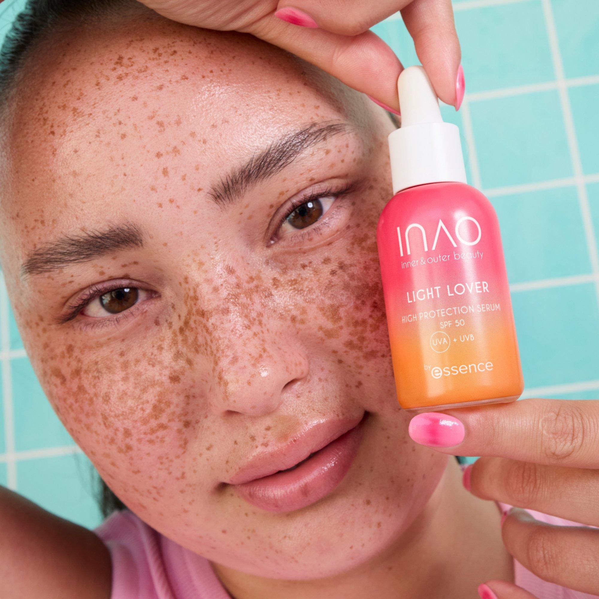 INAO inner and outer beauty Light Lover High Protection Serum SPF 50 by essence