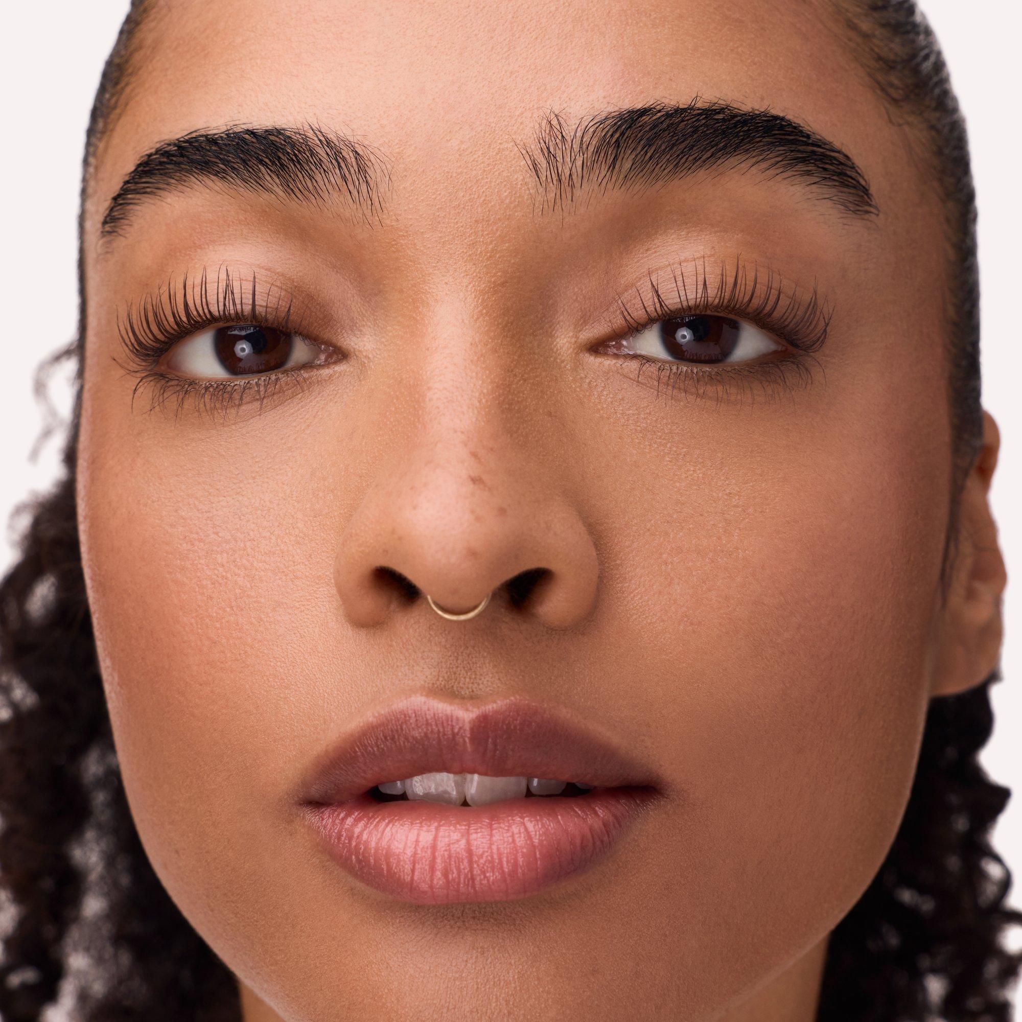 TUBING Stay In Place Volume Mascara