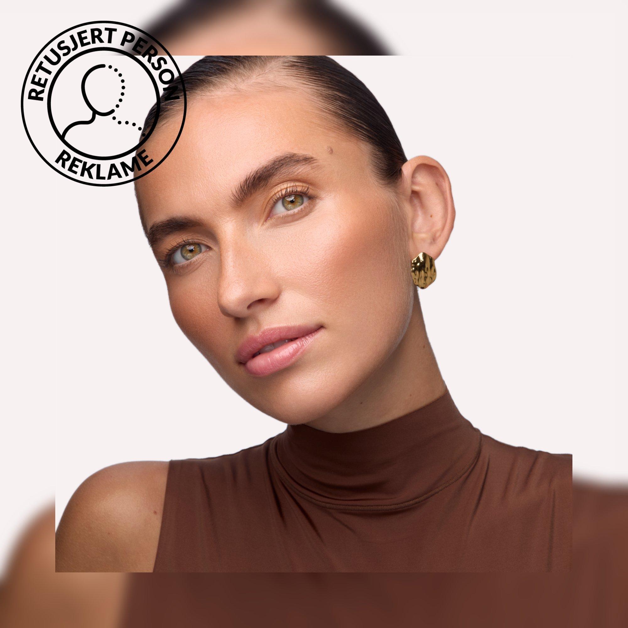 Sun Lover Glow Bronzing Powder