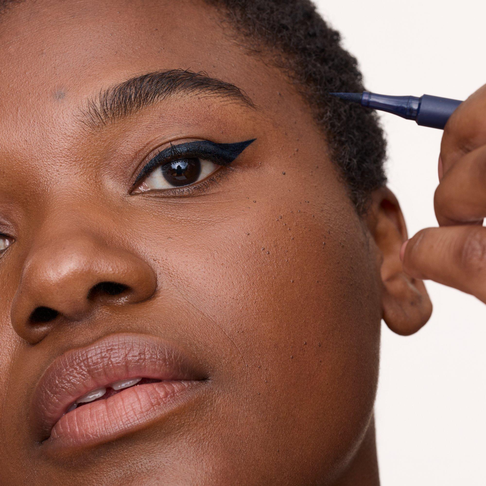 Oční linky Calligraph Artist Matte