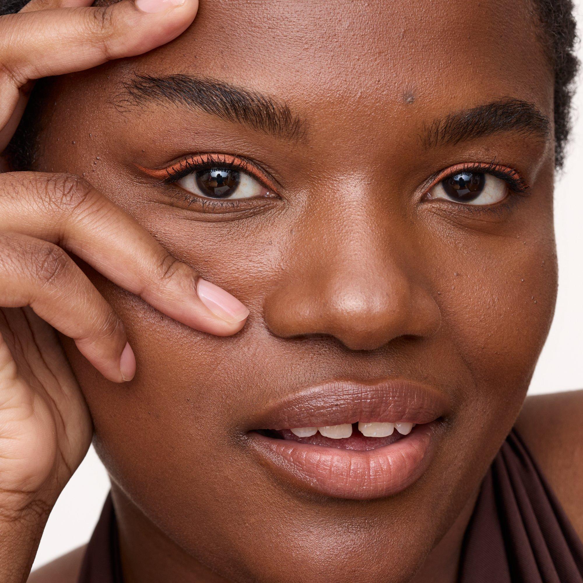 Oční linky Calligraph Artist Matte