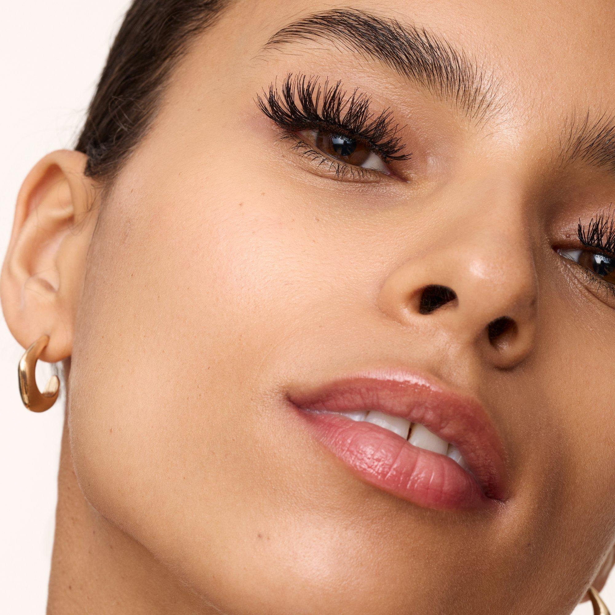 Faked Dramatic Curl Trepavice