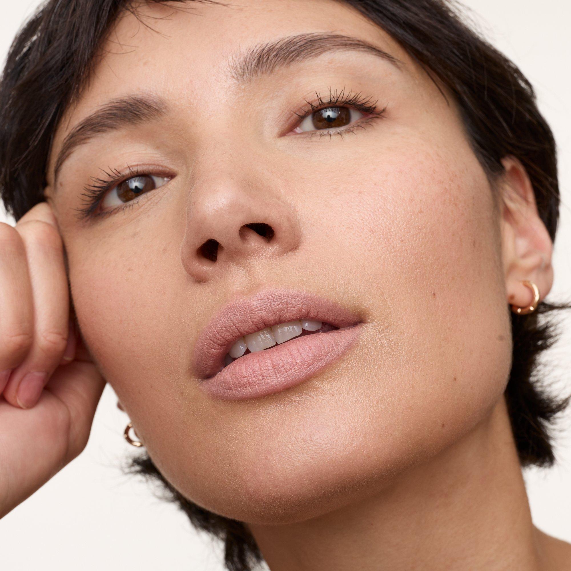 Scandalous mattahuulipuna