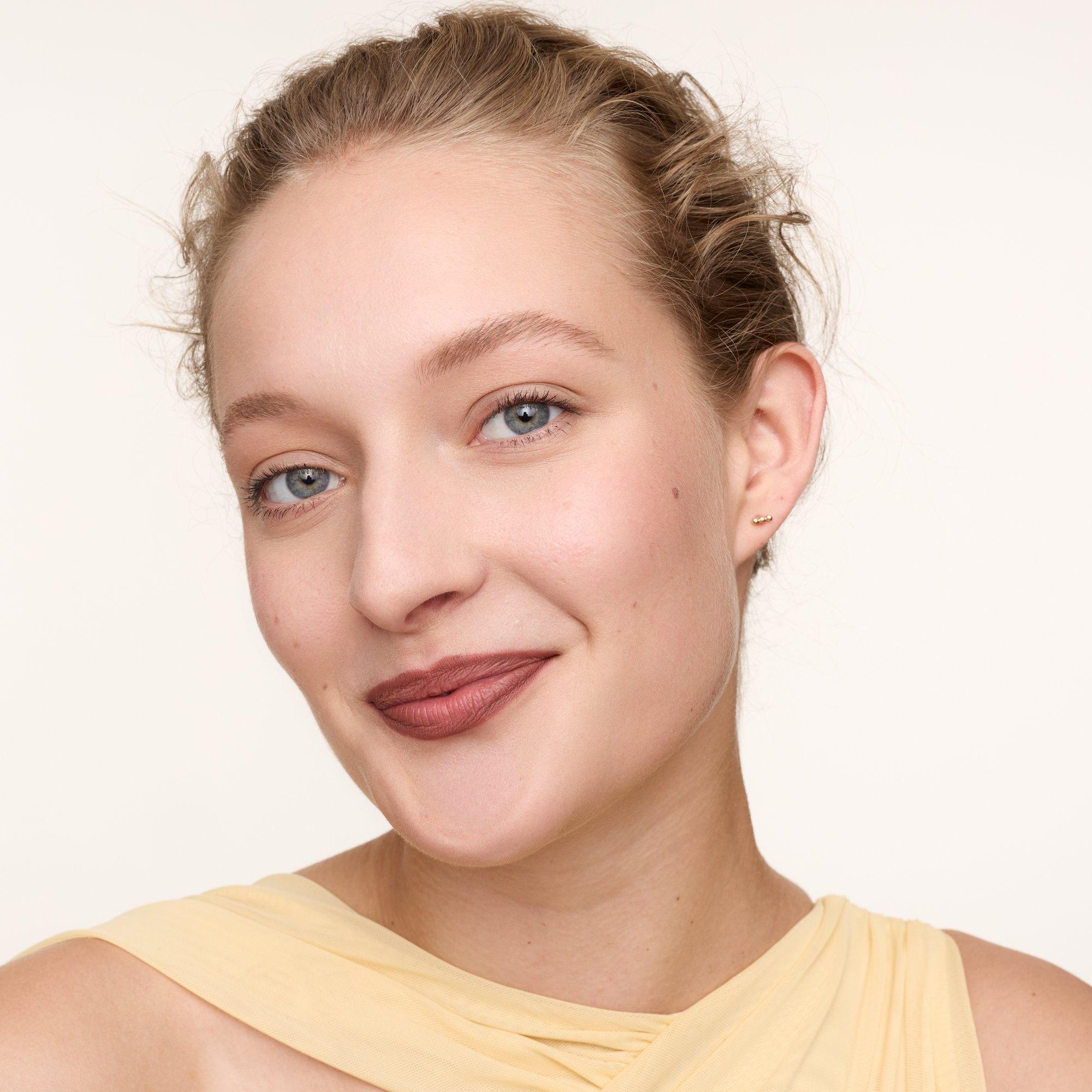 محدد ومكبر شفاه