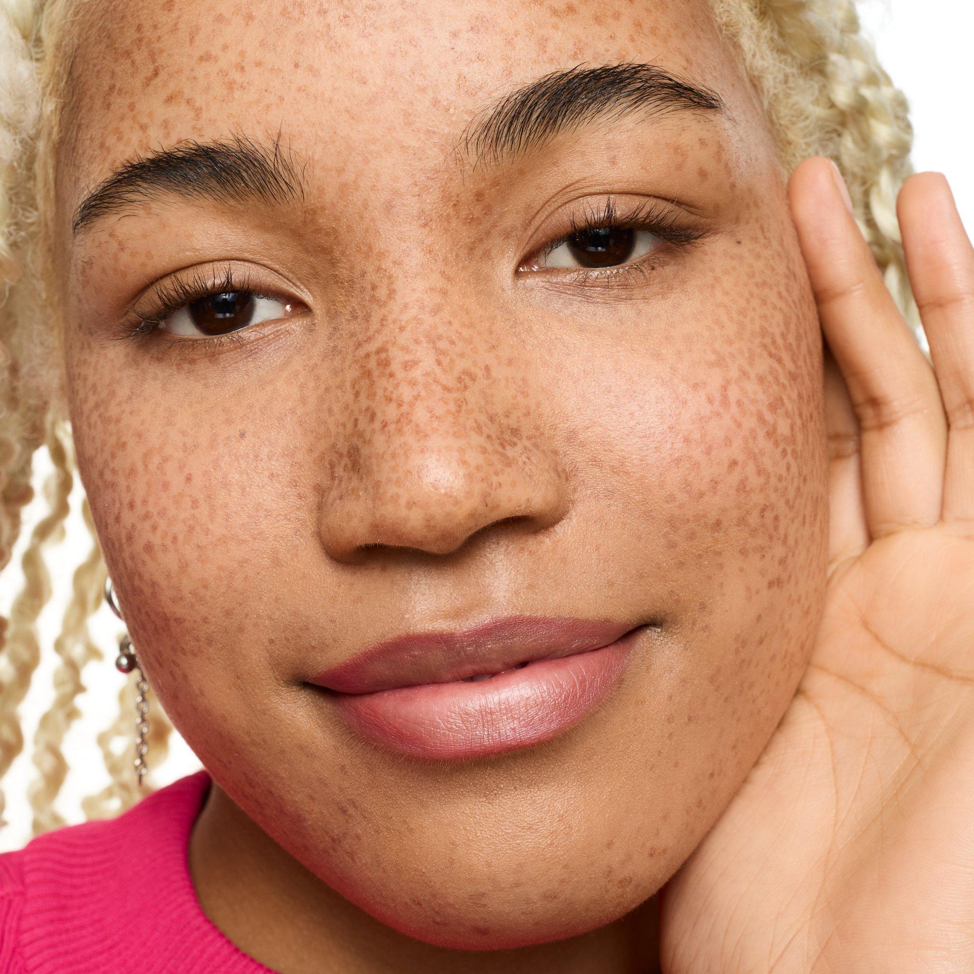 قلم شفاه \"سوفت & بريسايس\"