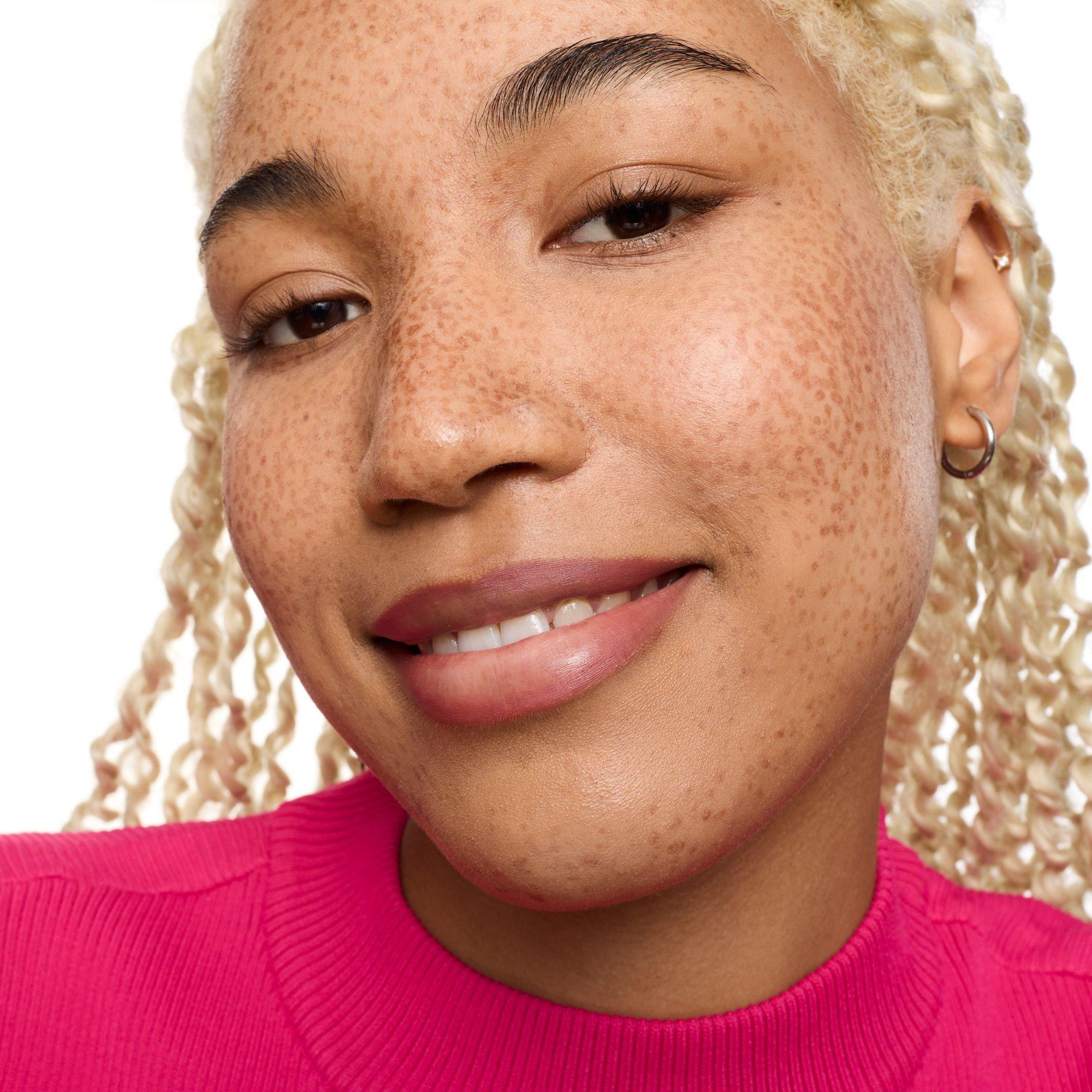 قلم شفاه \"سوفت & بريسايس\"