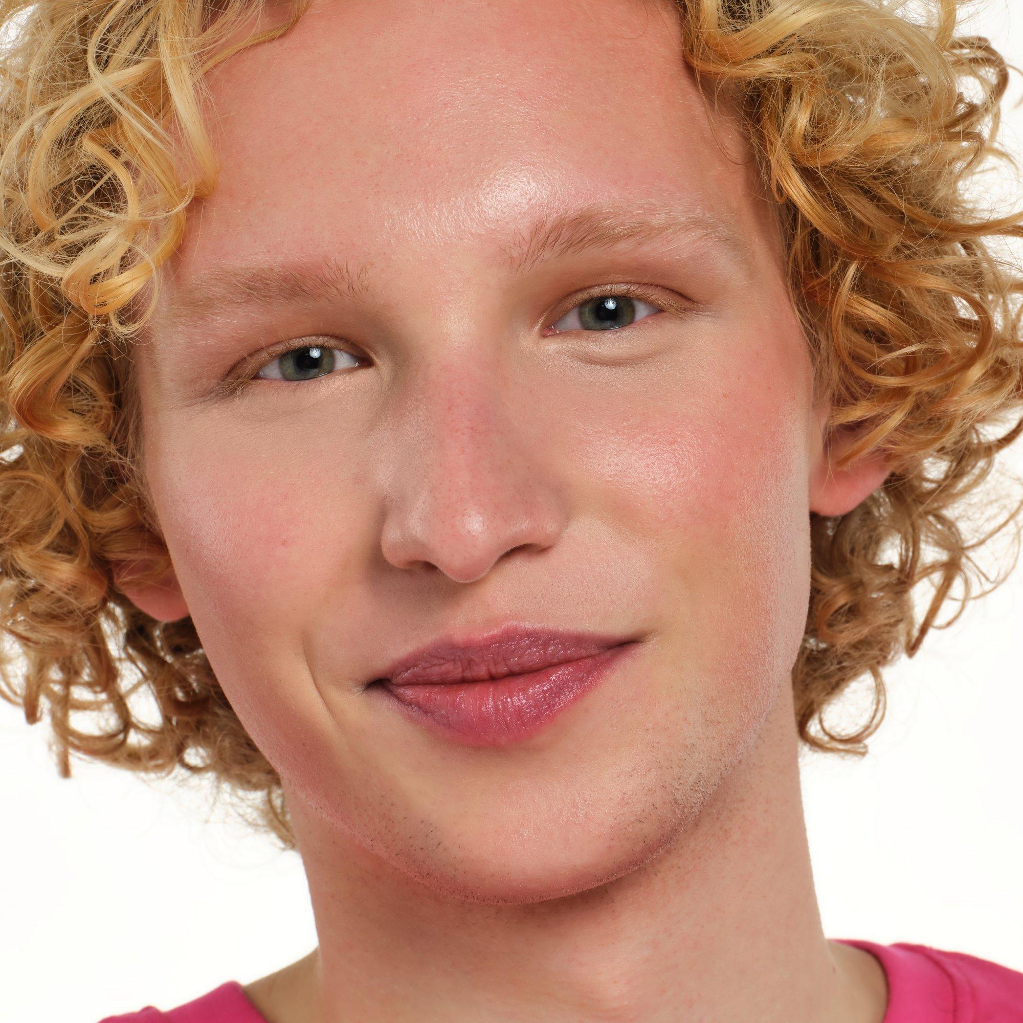 silky BLUR HYDRATING LONGWEAR CONCEALER anti-cernes