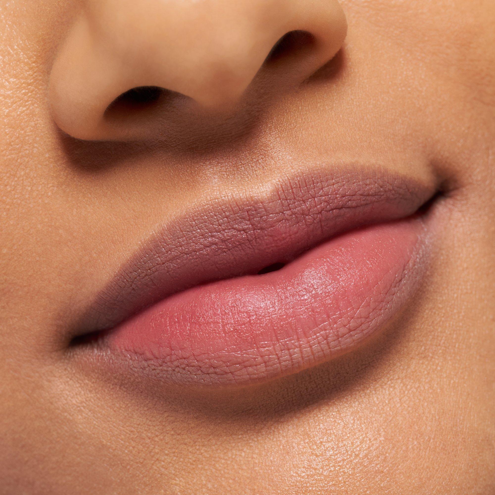 BLUR soufflé matte lip cream rouge à lèvres