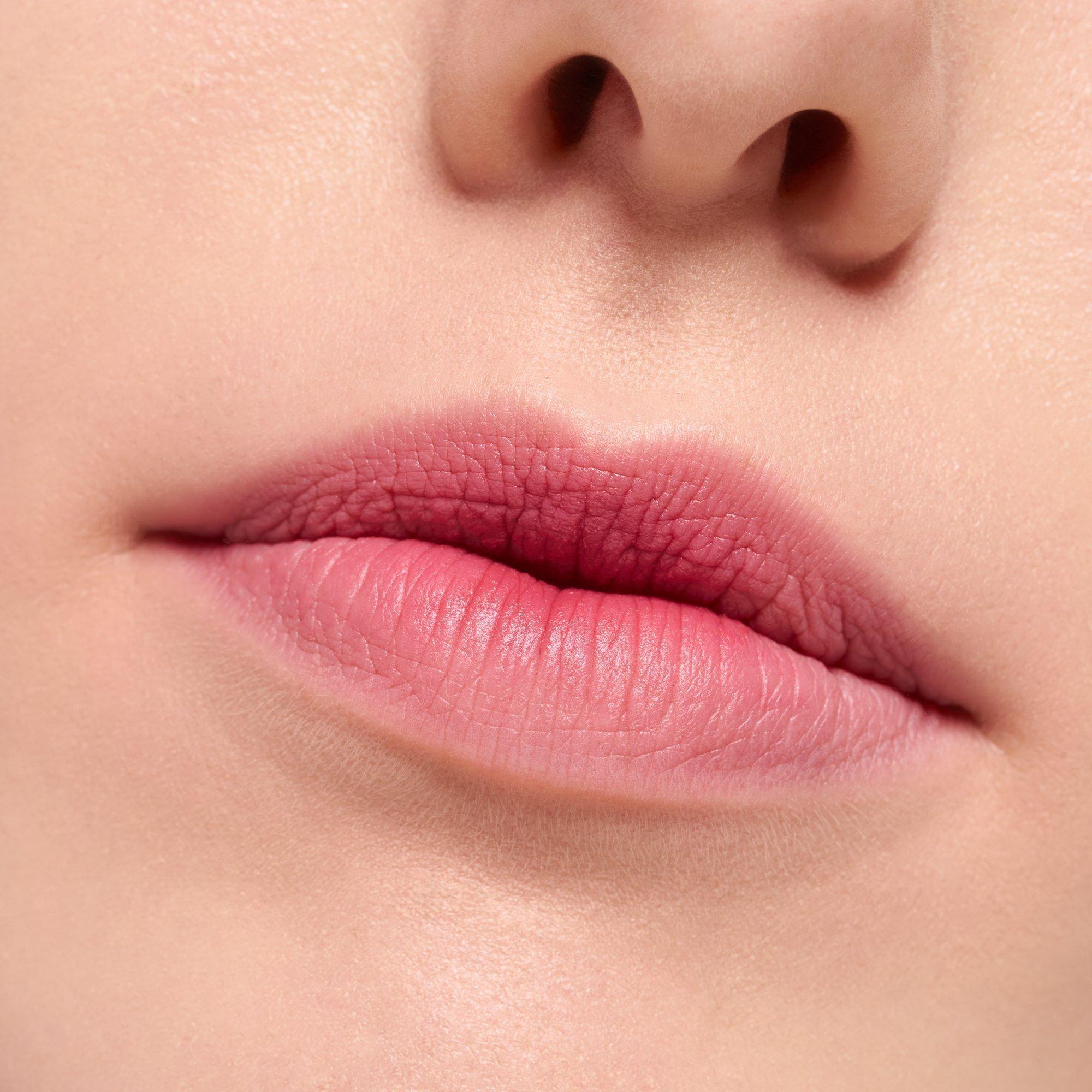 BLUR soufflé matte lip cream rouge à lèvres