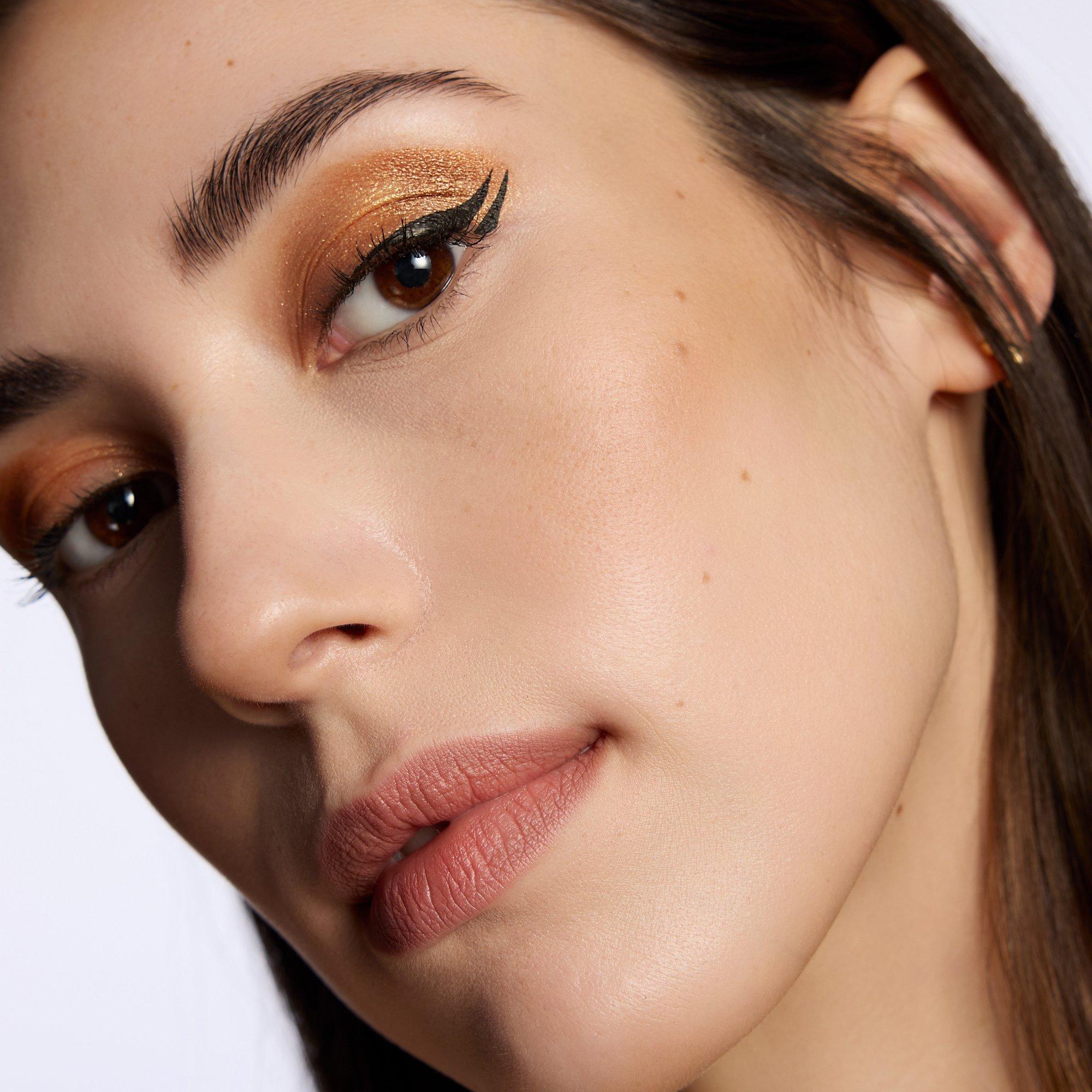 Brush Liner 24h eyeliner resistente al agua