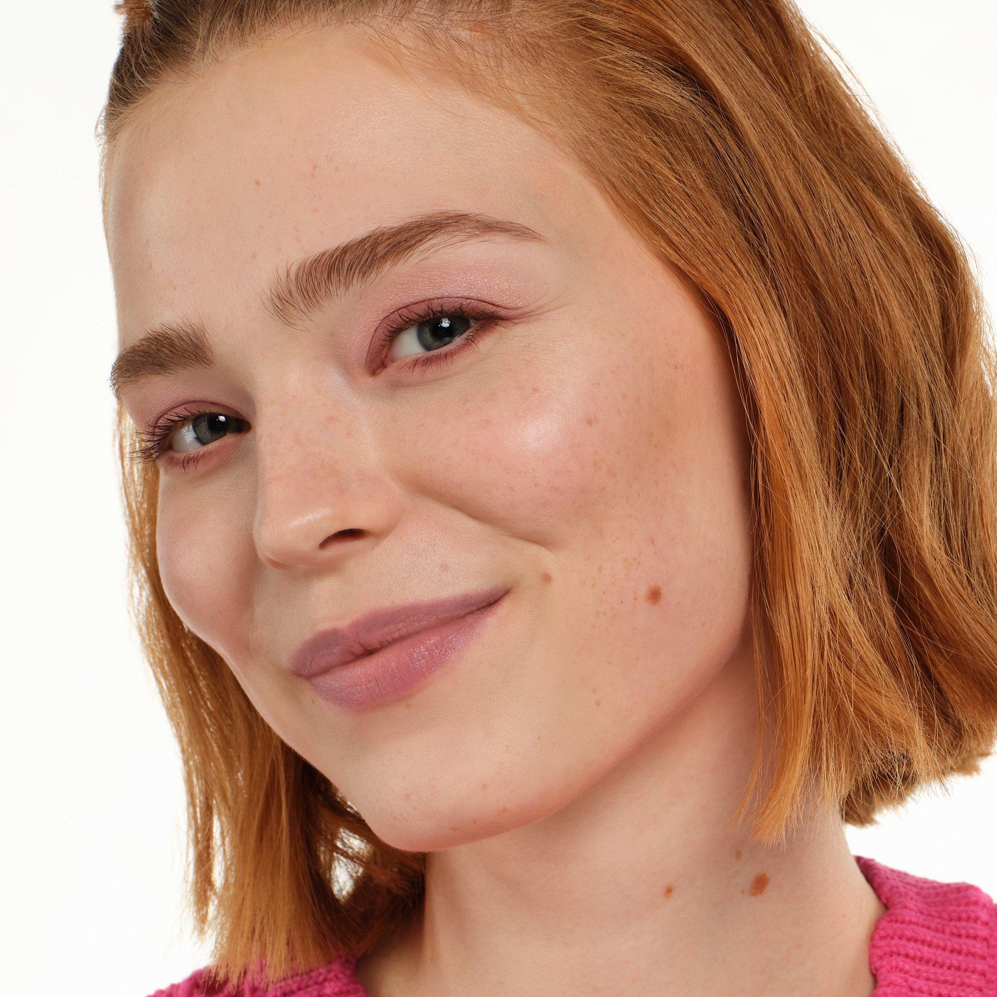 the ROSE edition mini eyeshadow palette