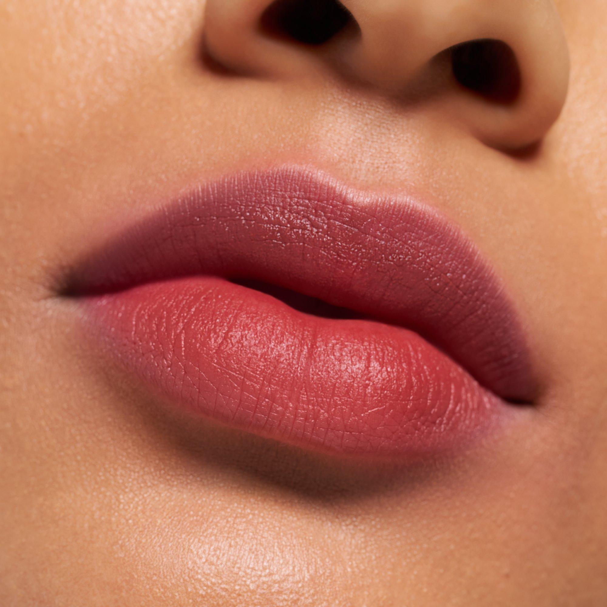 Lūpų dažai BLUR soufflé matte lip cream