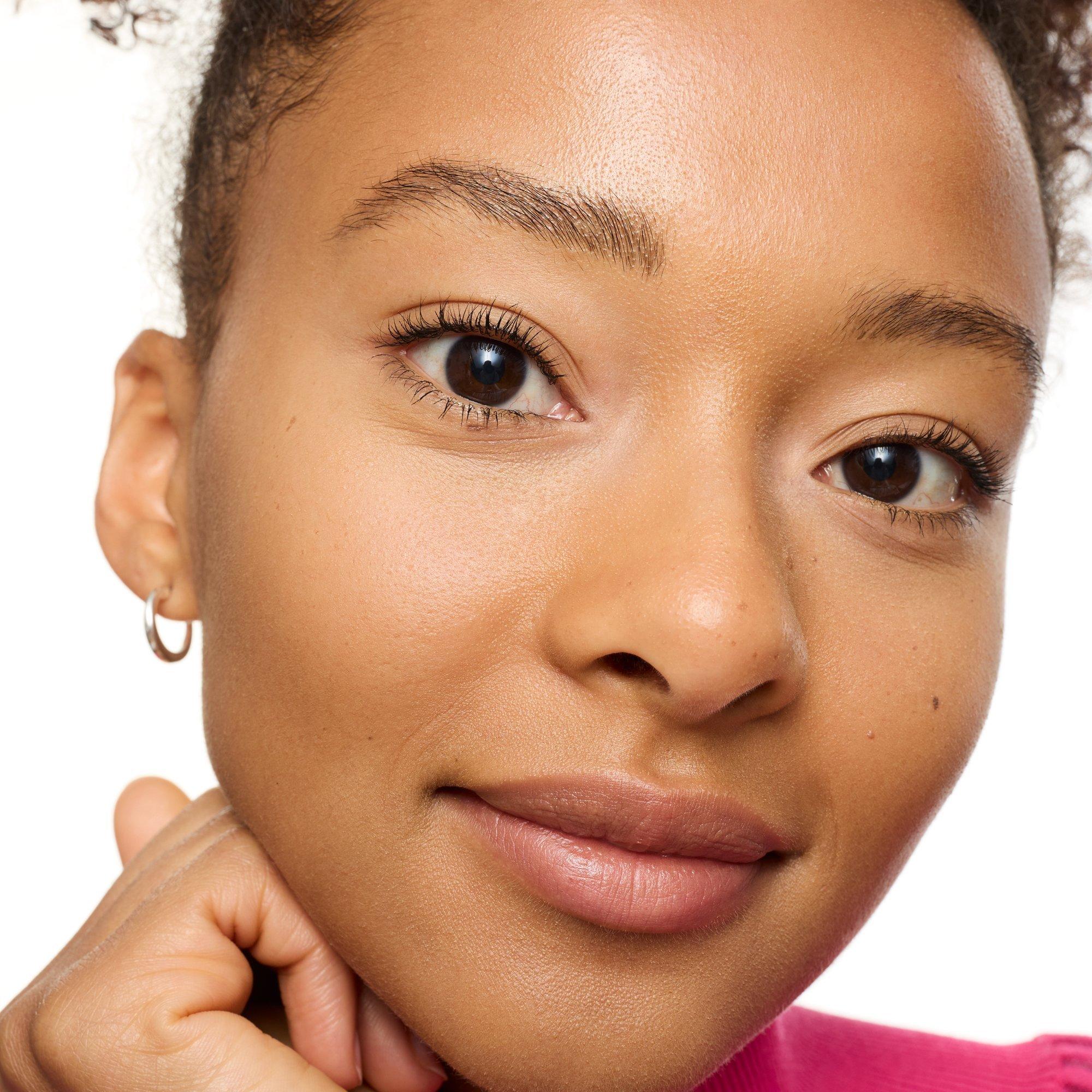 WHAT THE FAKE! VOLUMIZING & LENGTHENING MASCARA